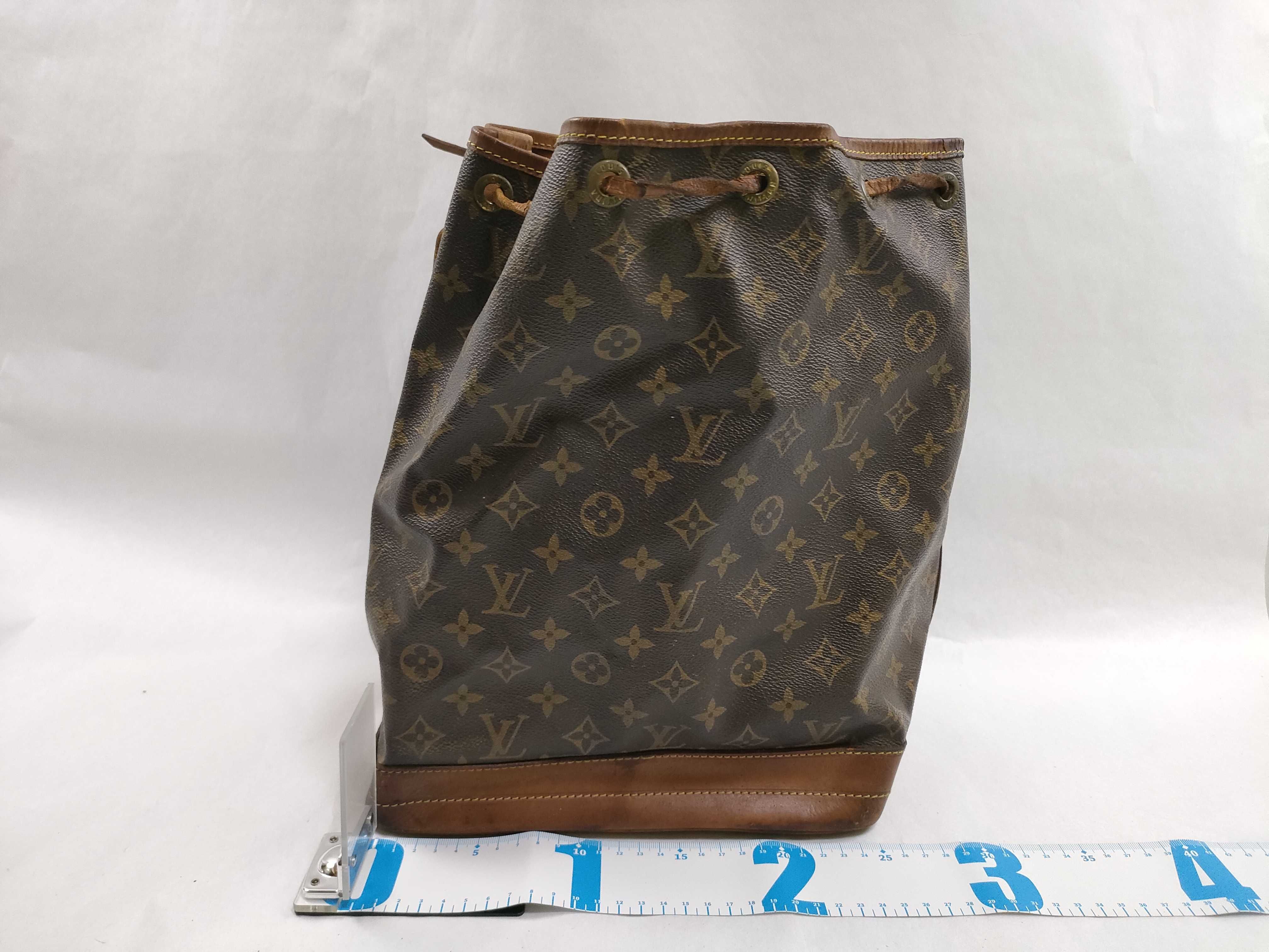 Monogram LV M42226 Noe Shoulder Bag — view 2