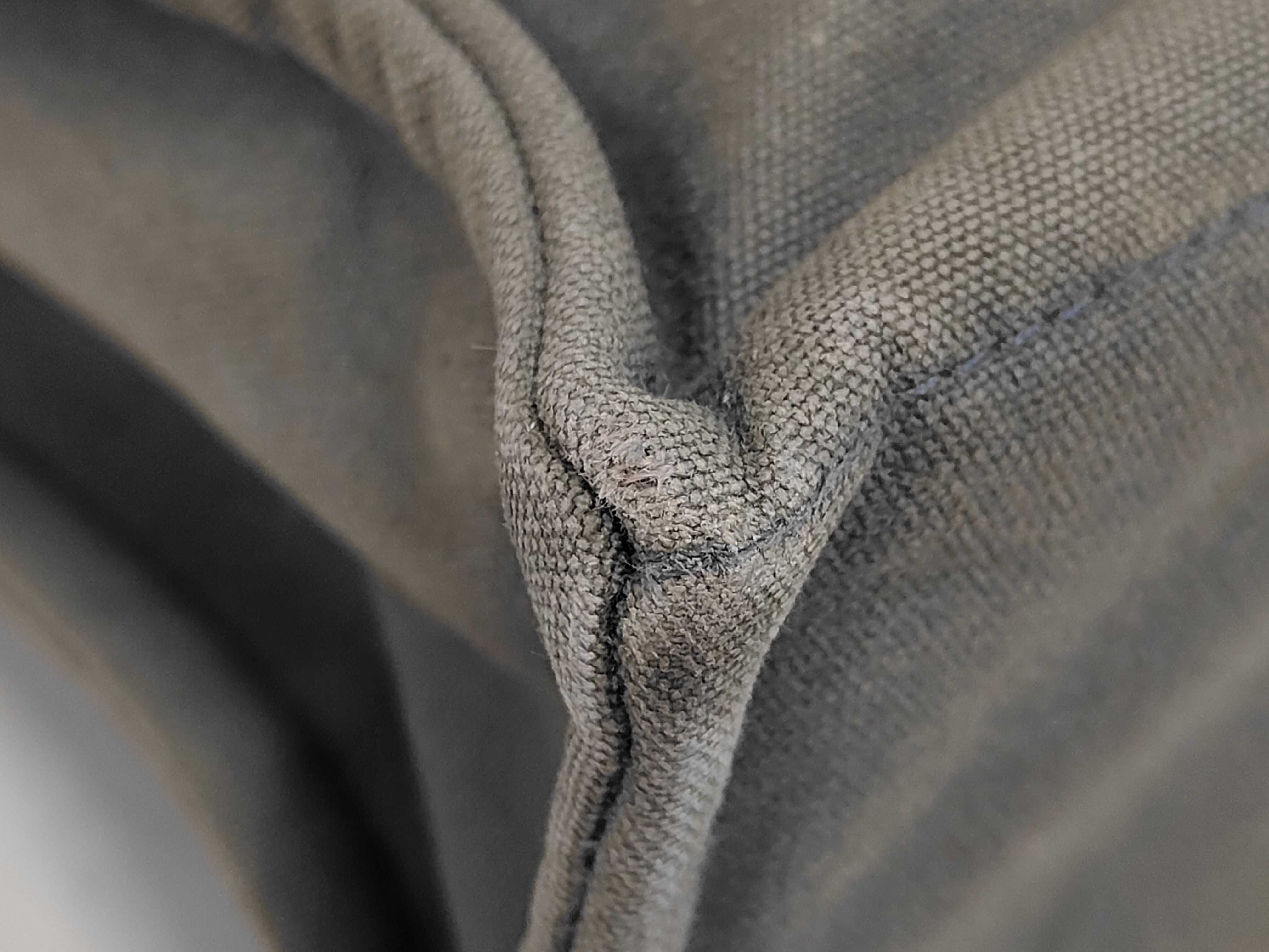 Fourre-Tout MM Grey Handbag — view 3