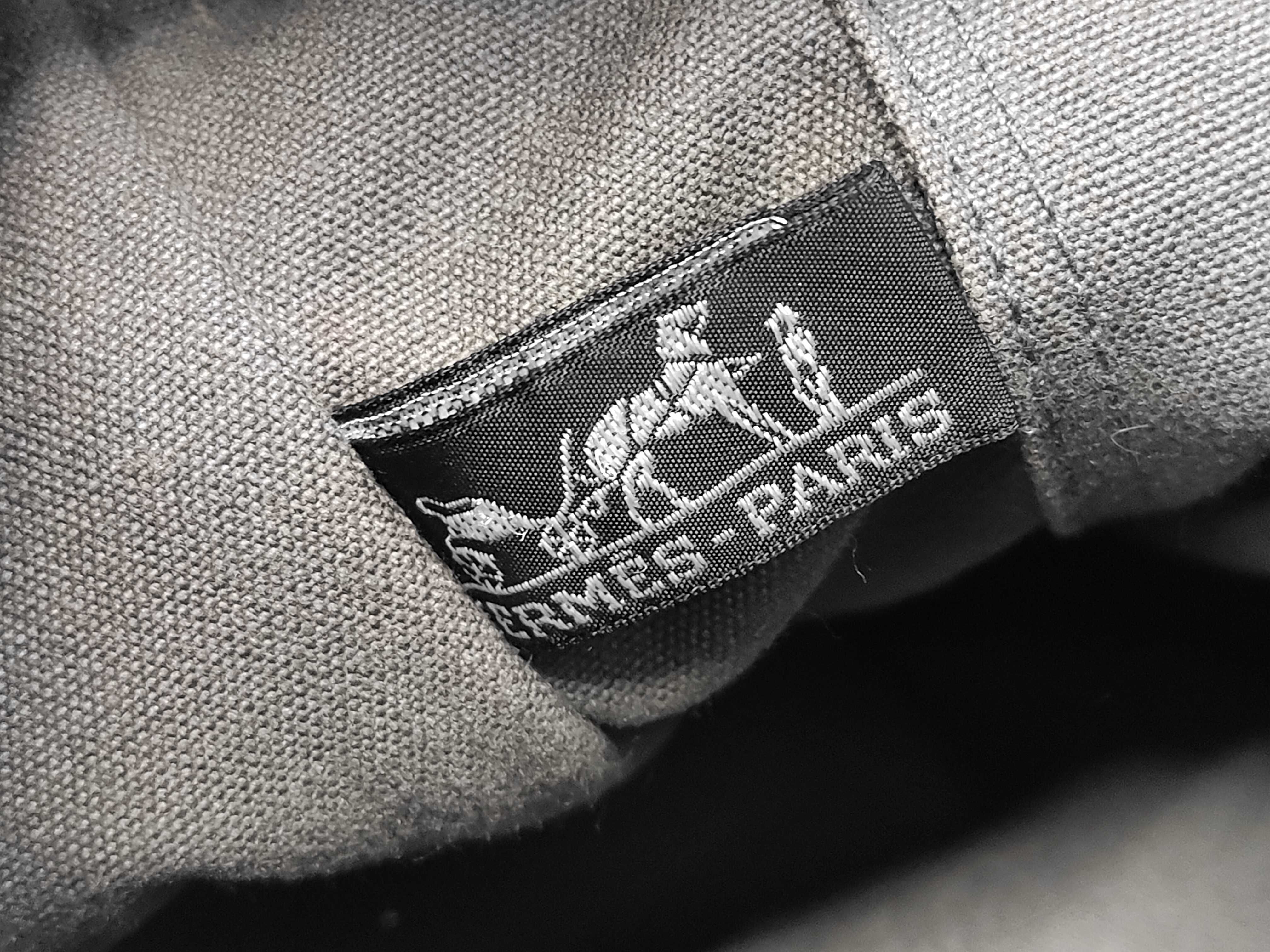 Fourre-Tout MM Grey Handbag — view 7