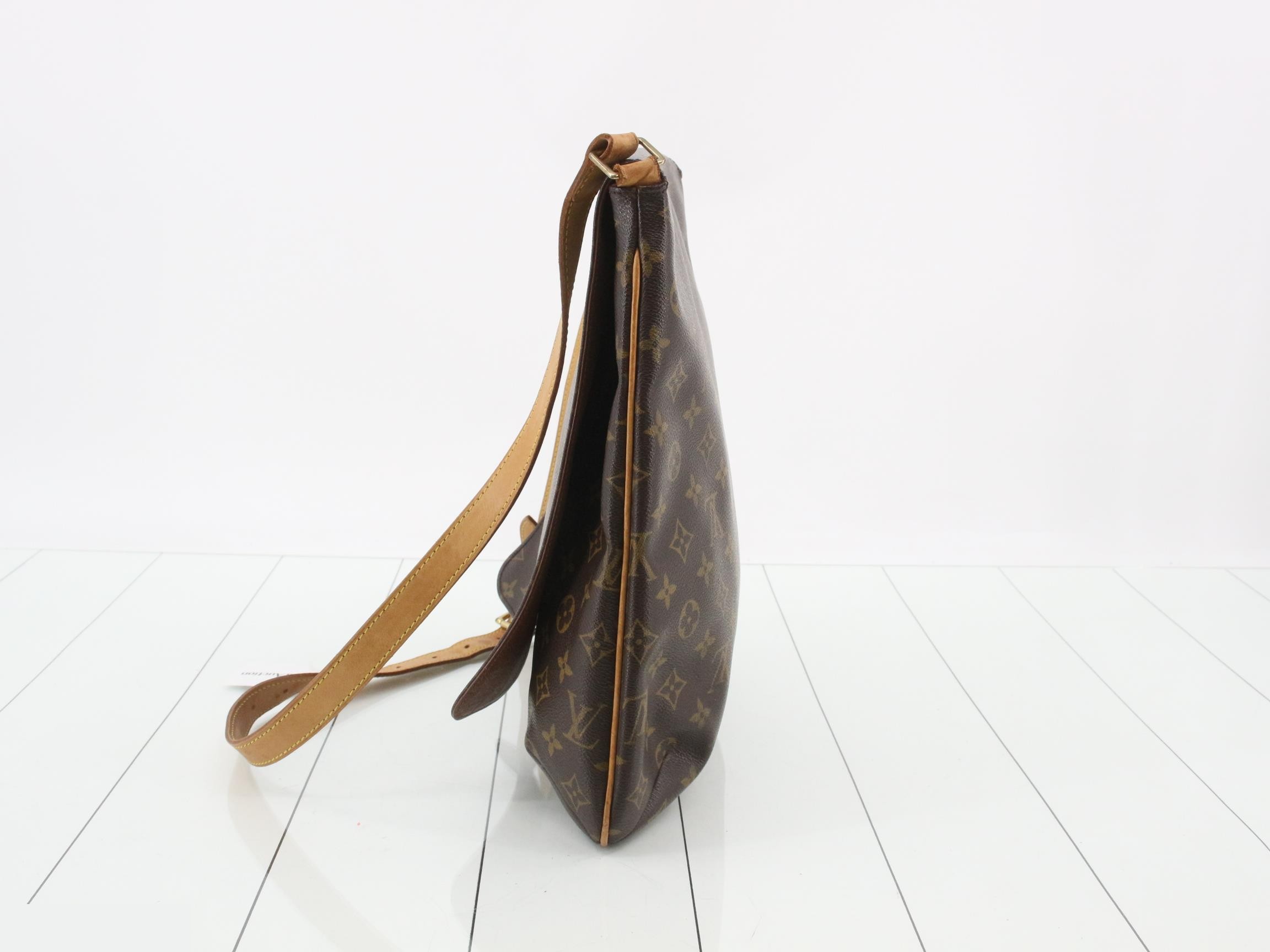 Musette — view 3