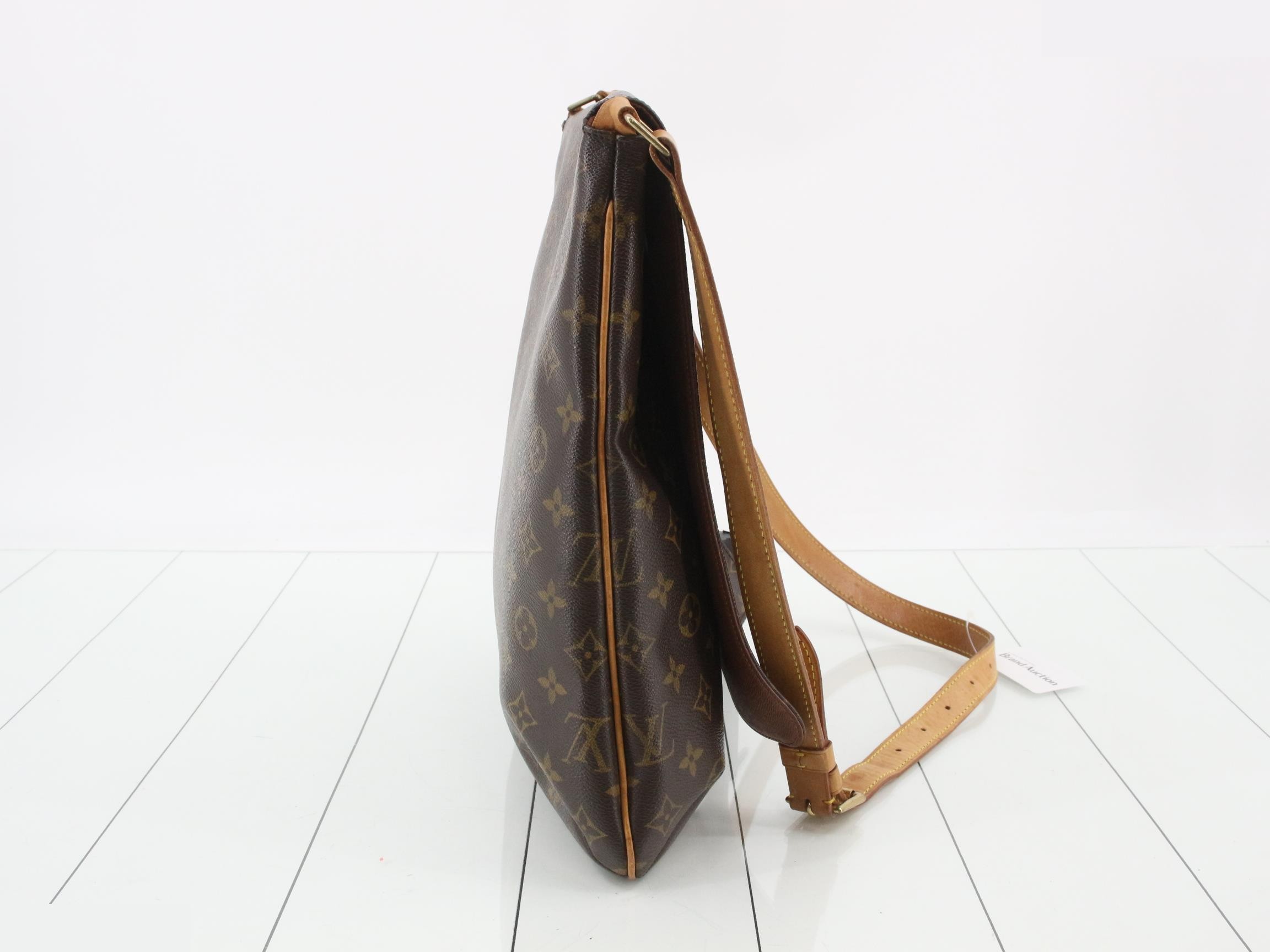 Musette — view 4