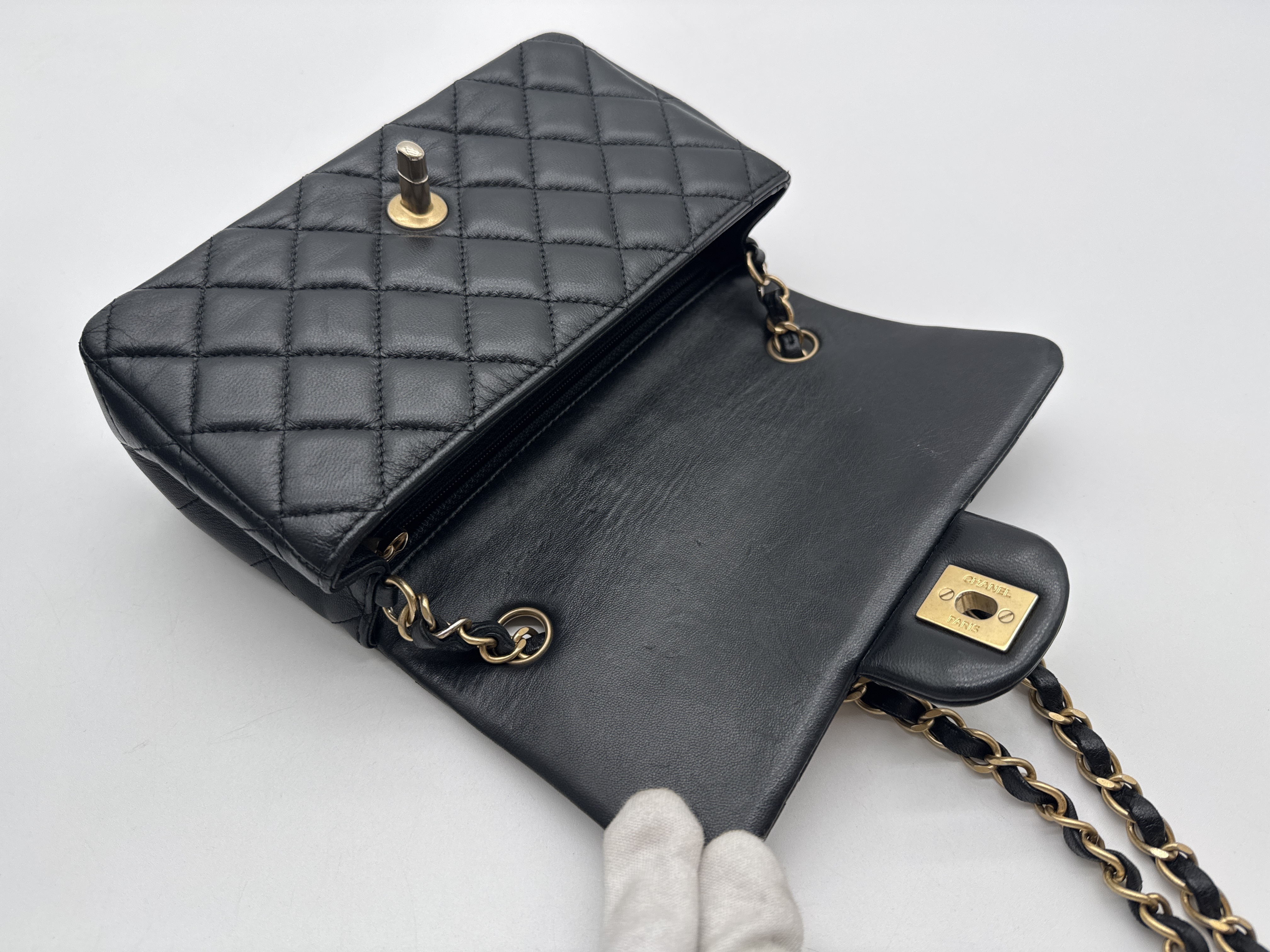 Lambskin Mini Matelassé 20 Black Shoulder Bag — view 9