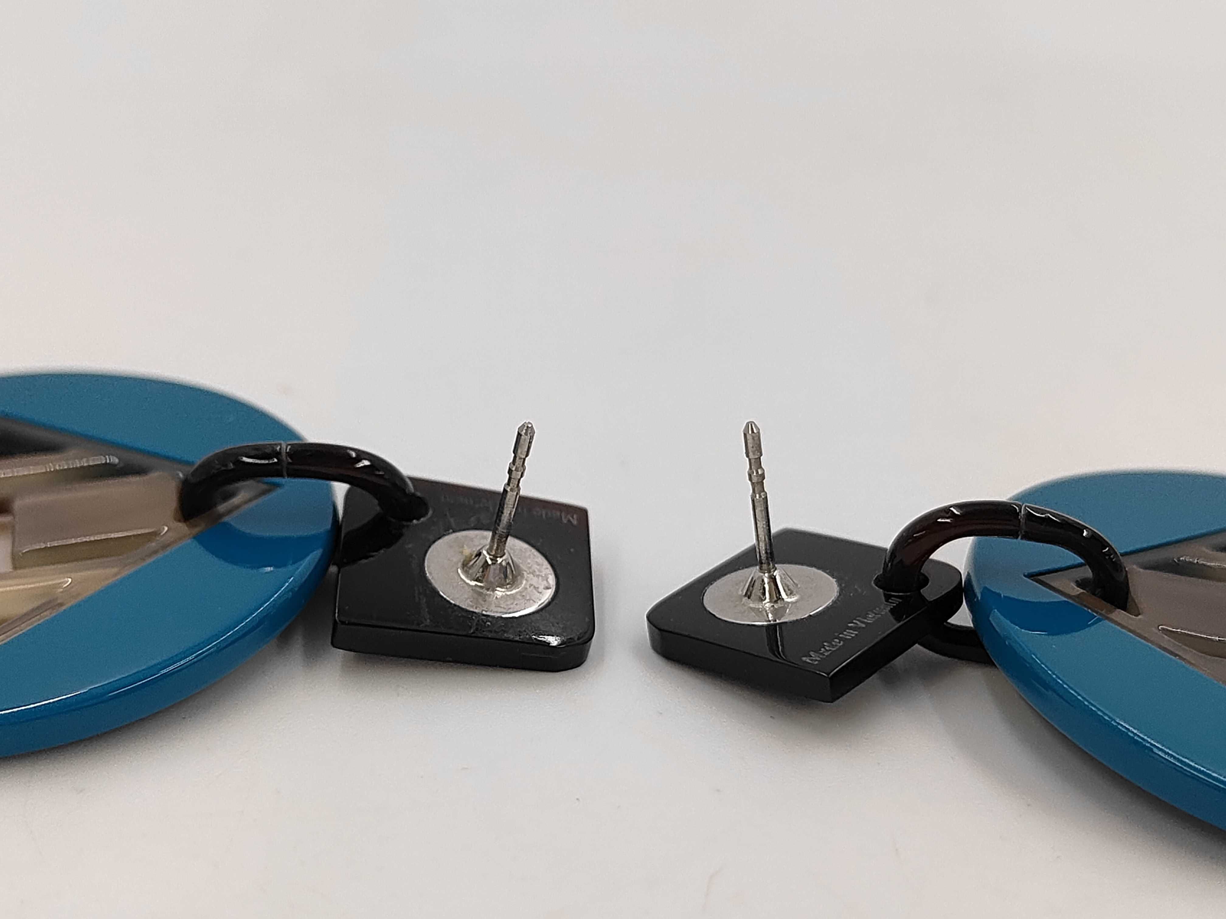 earrings — view 4