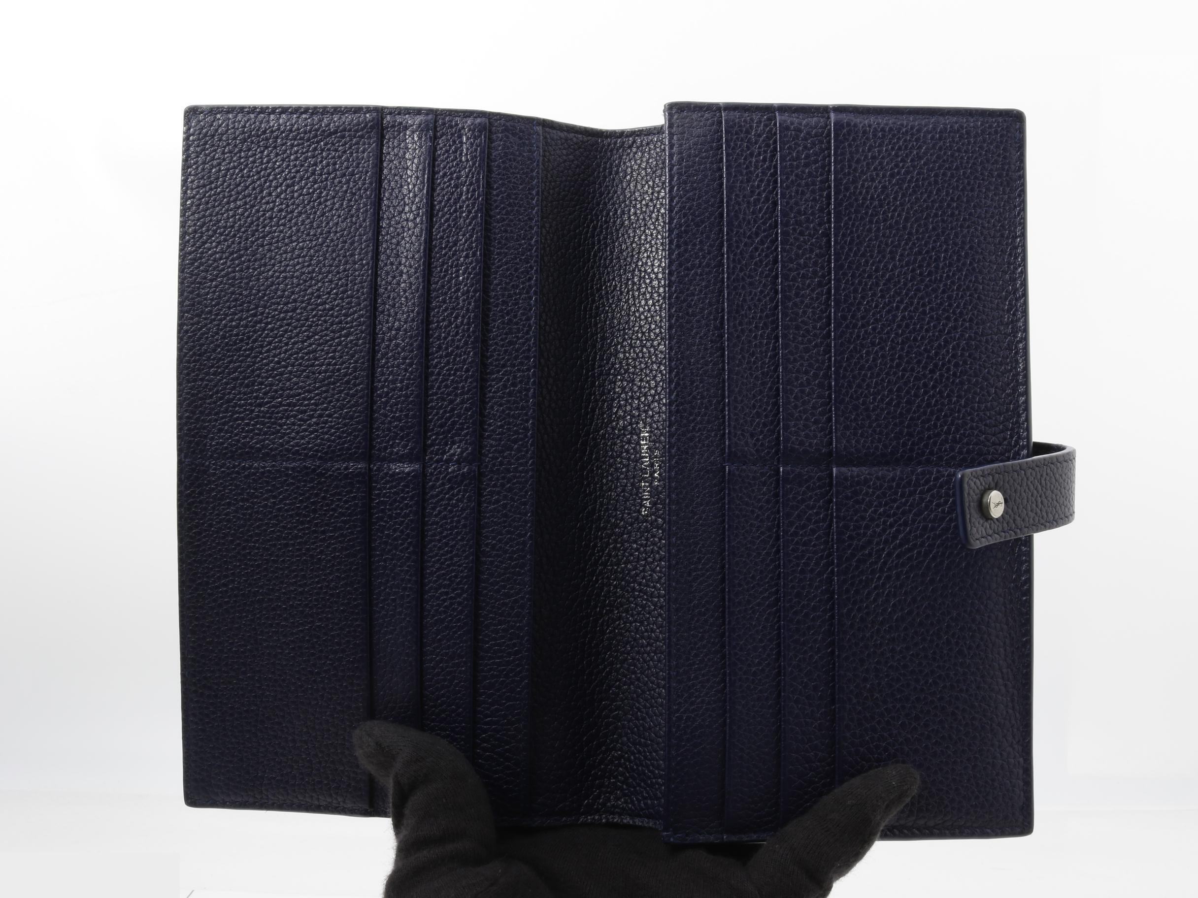 Other lines: Bags and Wallets — view 4