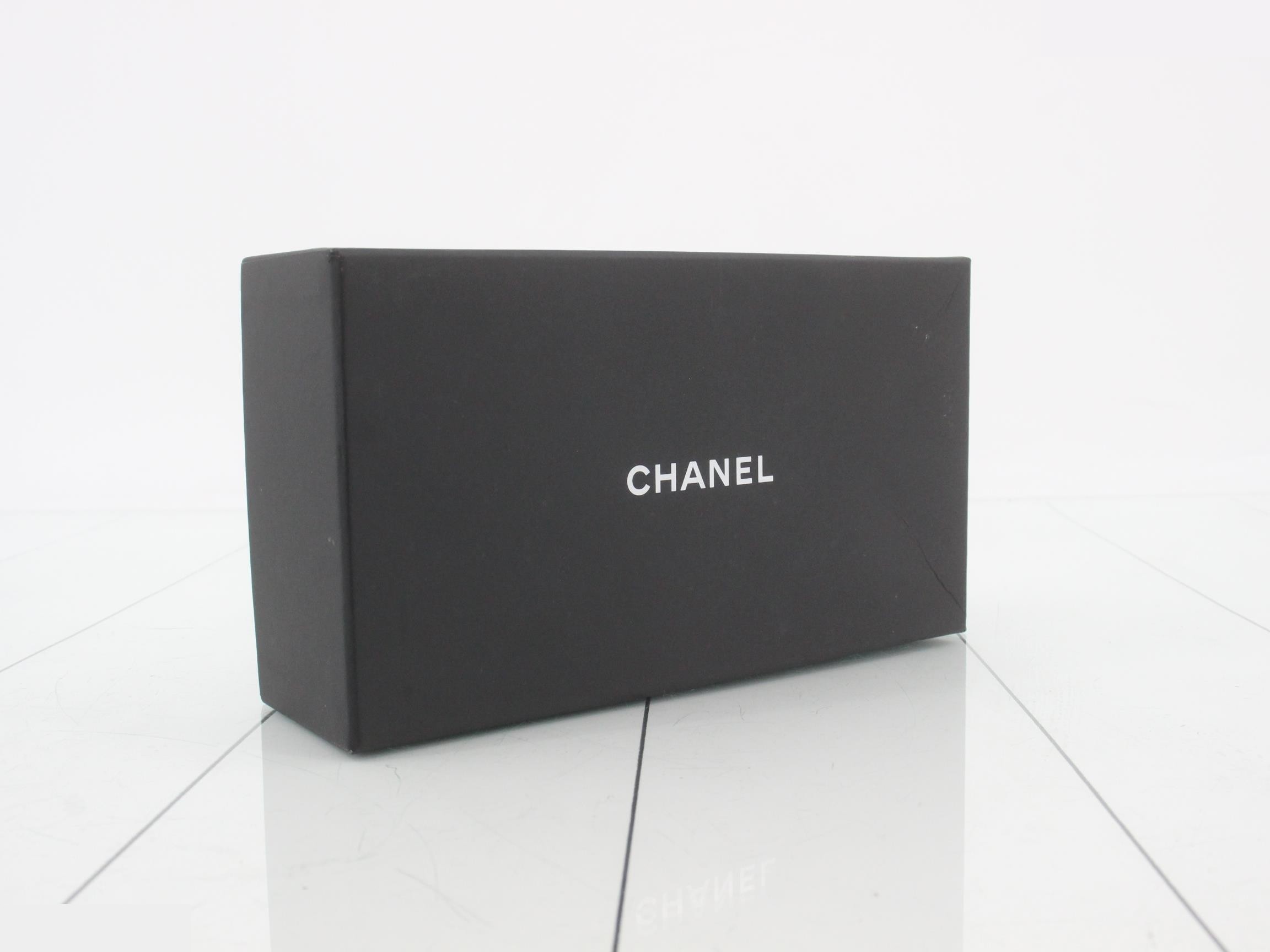 Coin case, unused — view 5
