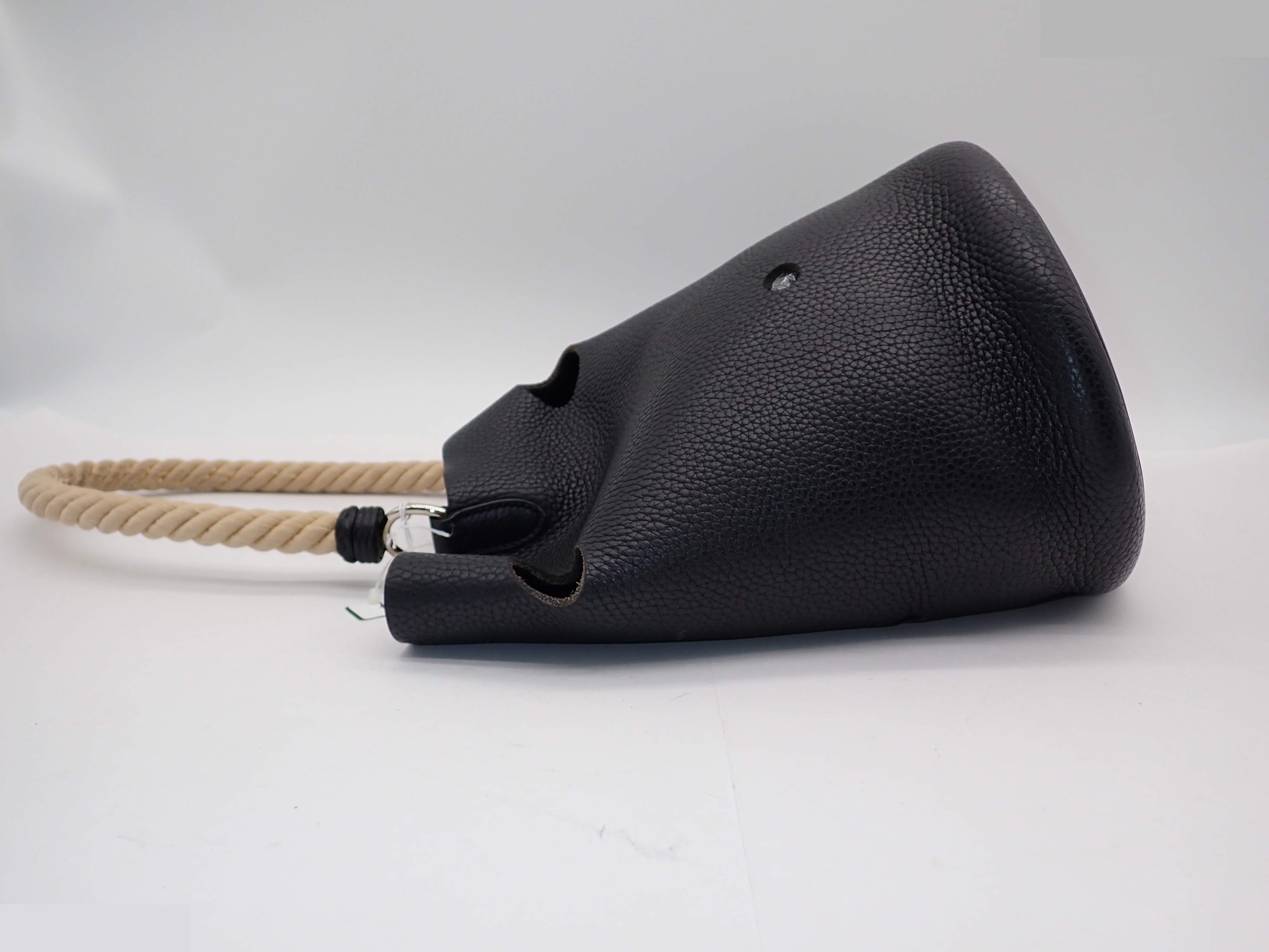 Mangeoire Bucket Bag | Clemence Leather — view 4