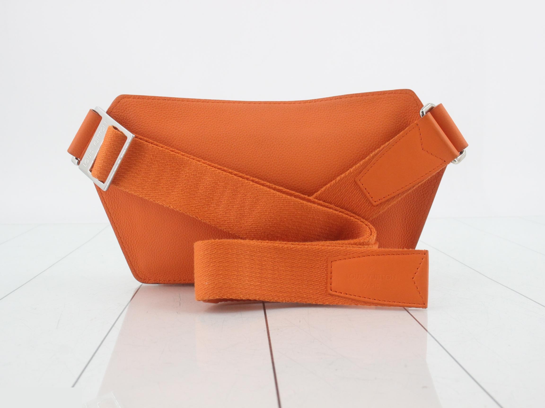 Bumbag — view 2