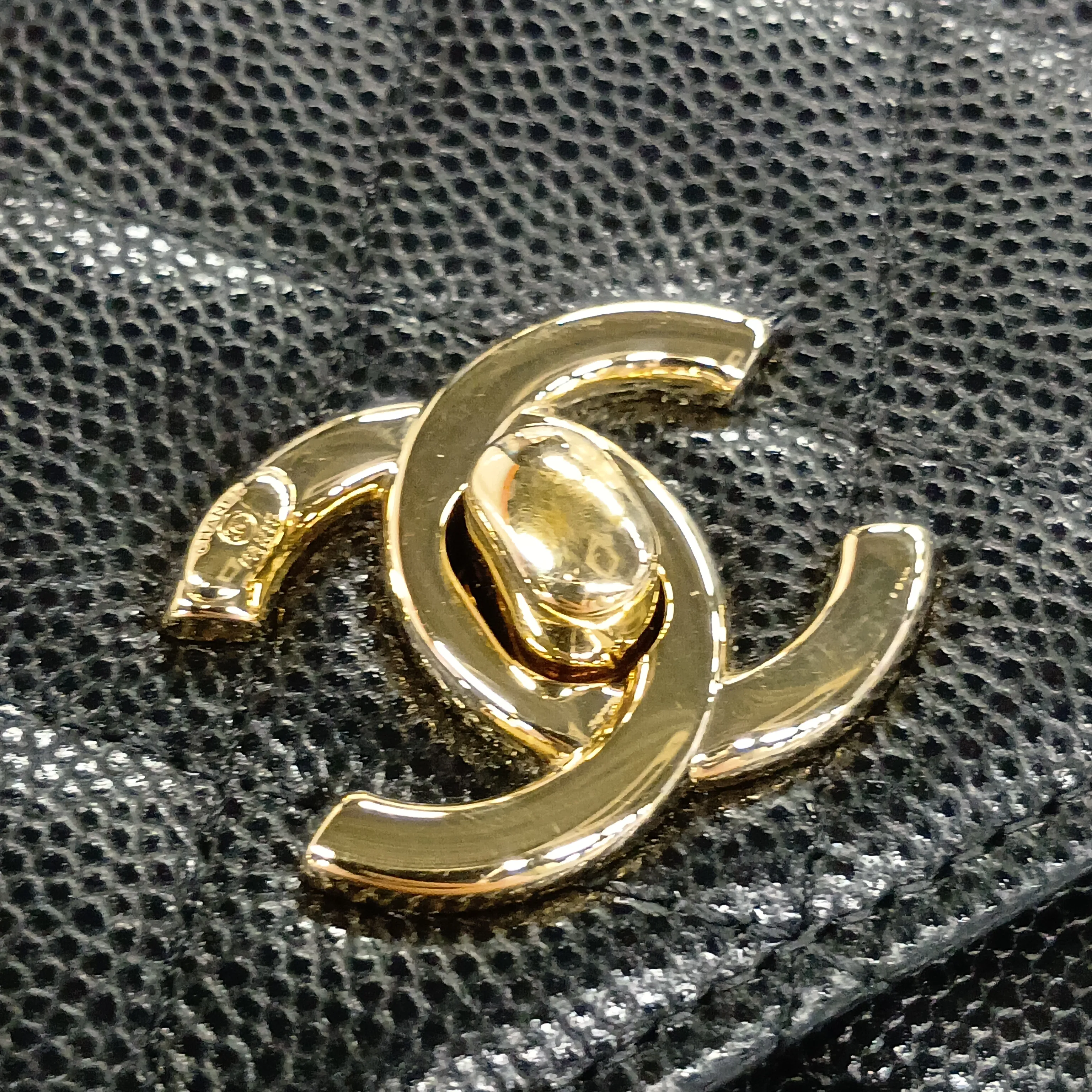 [Individually packaged] Chanel Coco Handle Mini Caviar Skin 2-Way Handbag, Black with Gold Hardware, G86UPXH1, Random Serial Number — view 12