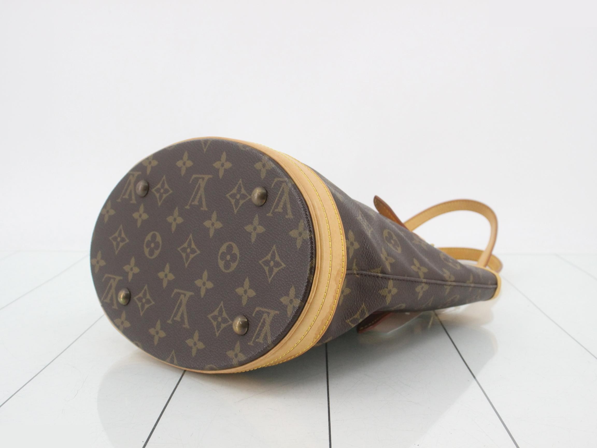 Noe with pouch — view 6