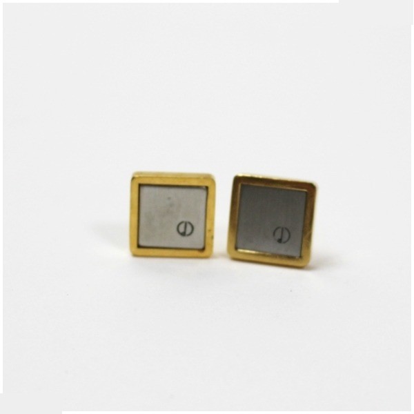 Dunhill, Yves Saint Laurent: 3-piece set including cufflinks and tie clips. — view 3