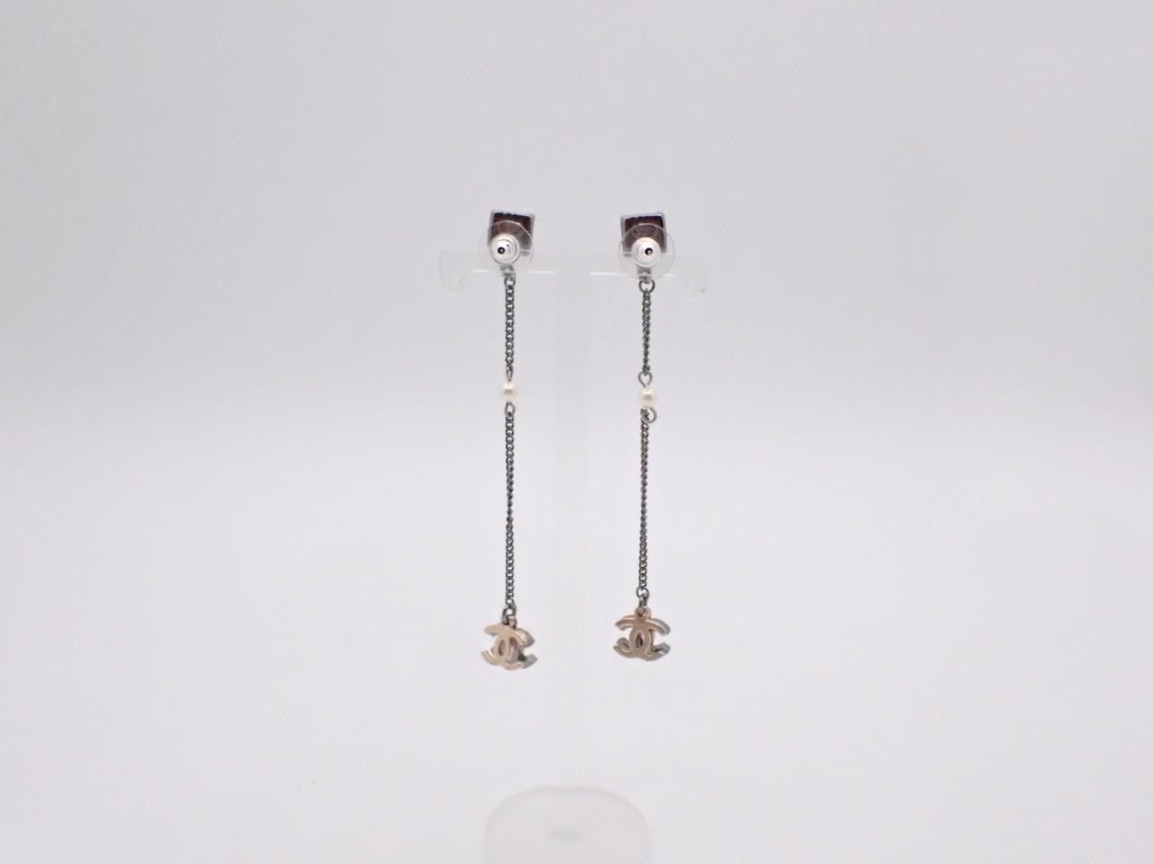 earrings — view 2