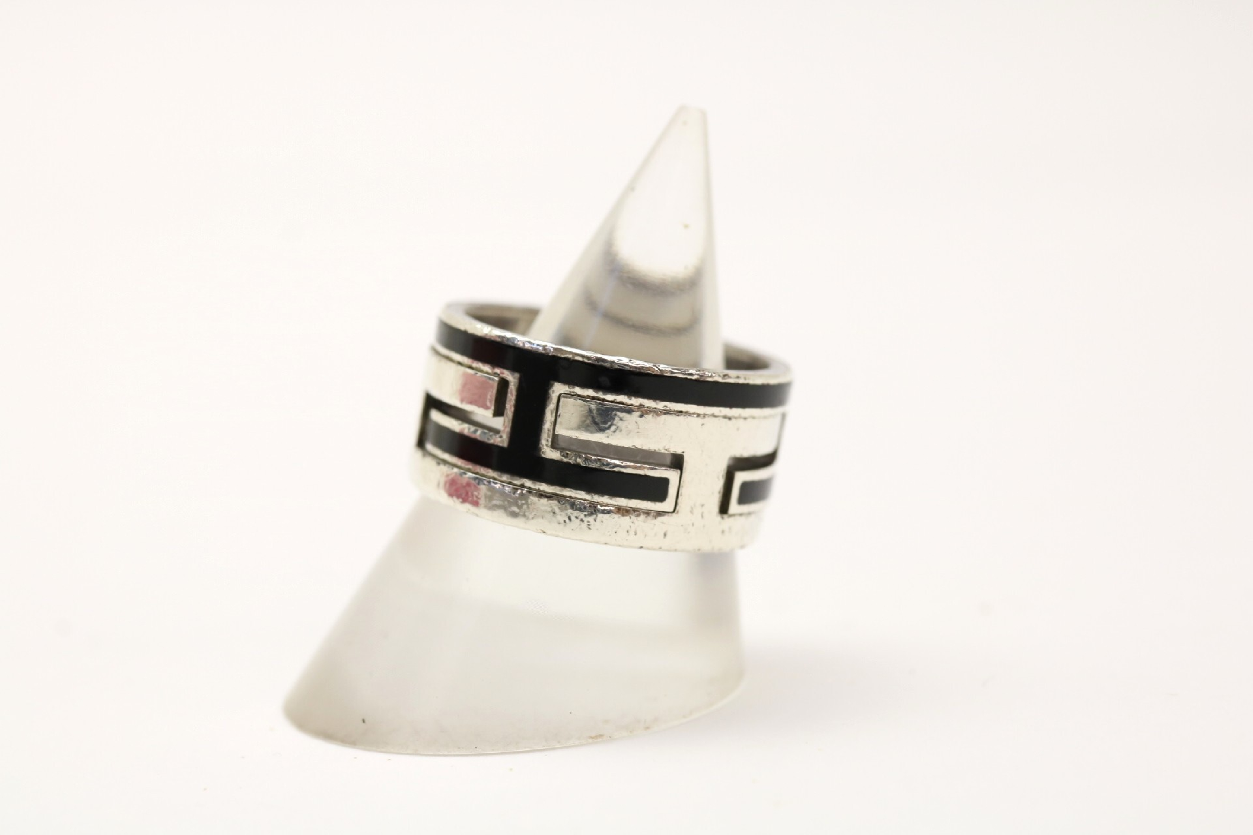 Move H SV925 Ring — view 2