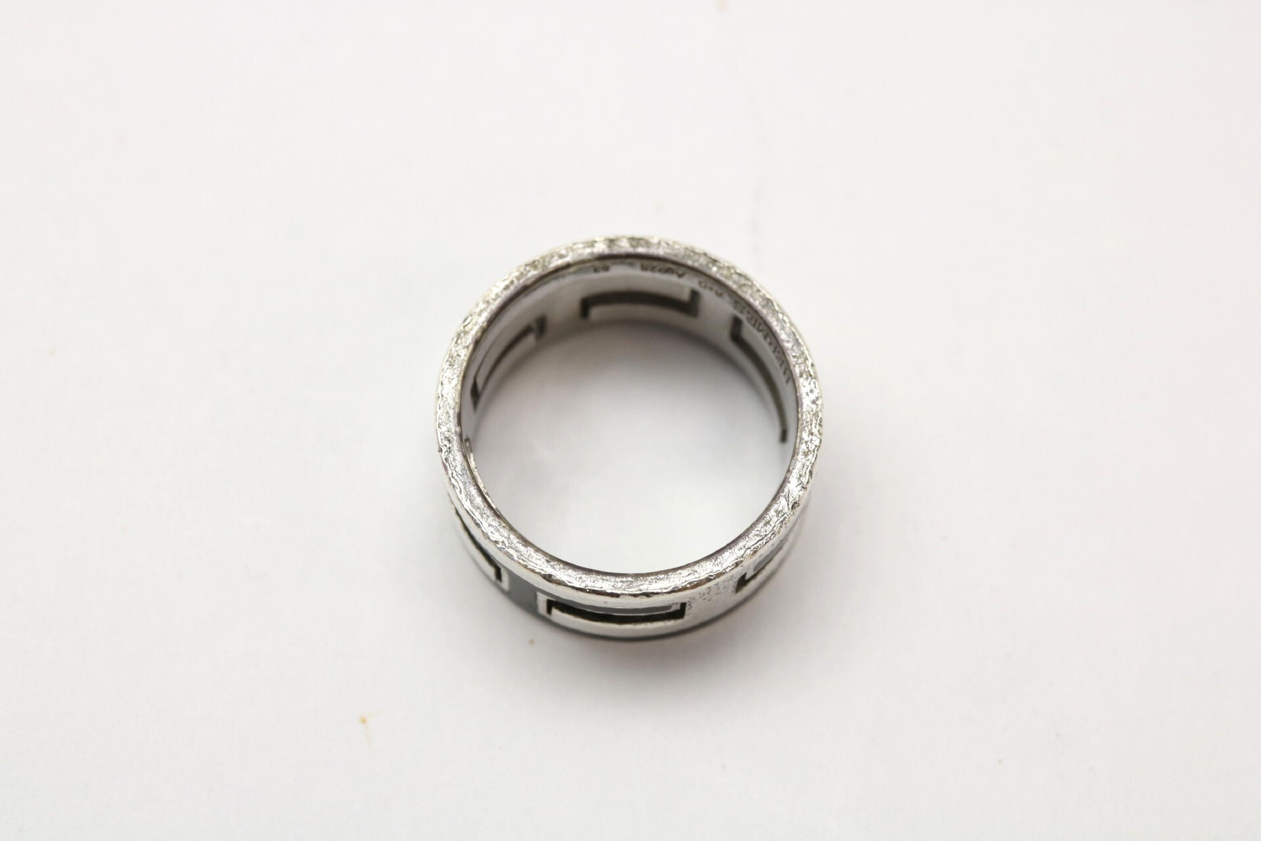Move H SV925 Ring — view 6