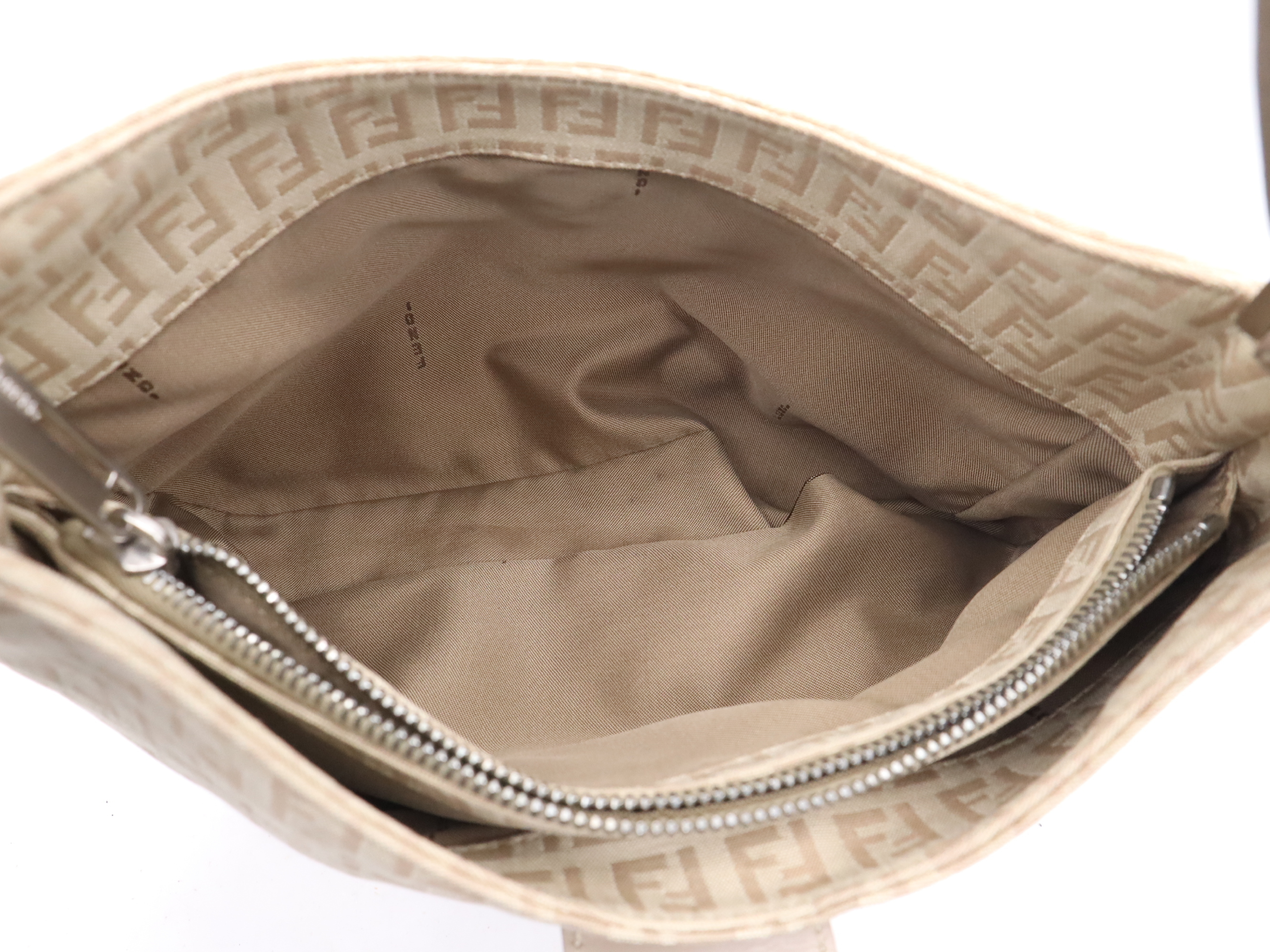 Canvas x Leather Zucchino Mamma Bucket White Silver Hardware Shoulder Bag — view 12