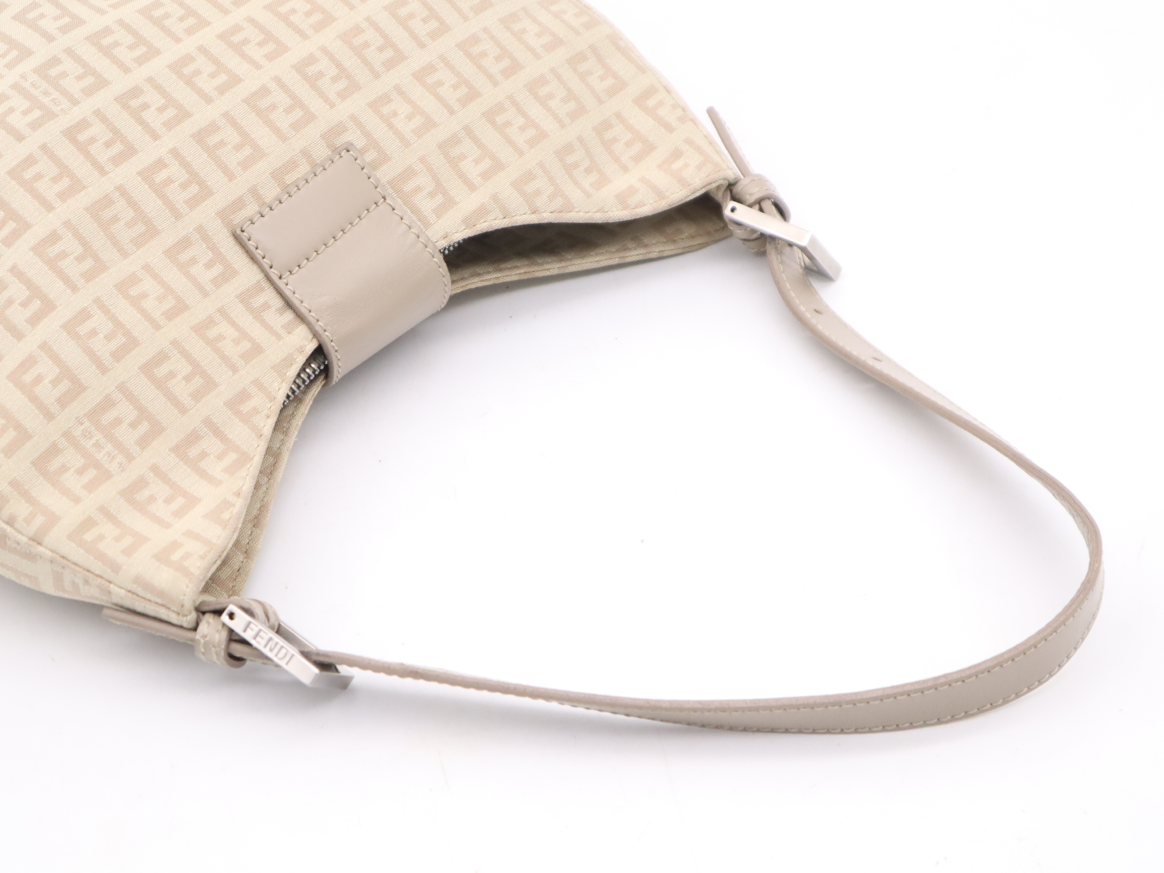 Canvas x Leather Zucchino Mamma Bucket White Silver Hardware Shoulder Bag — view 6