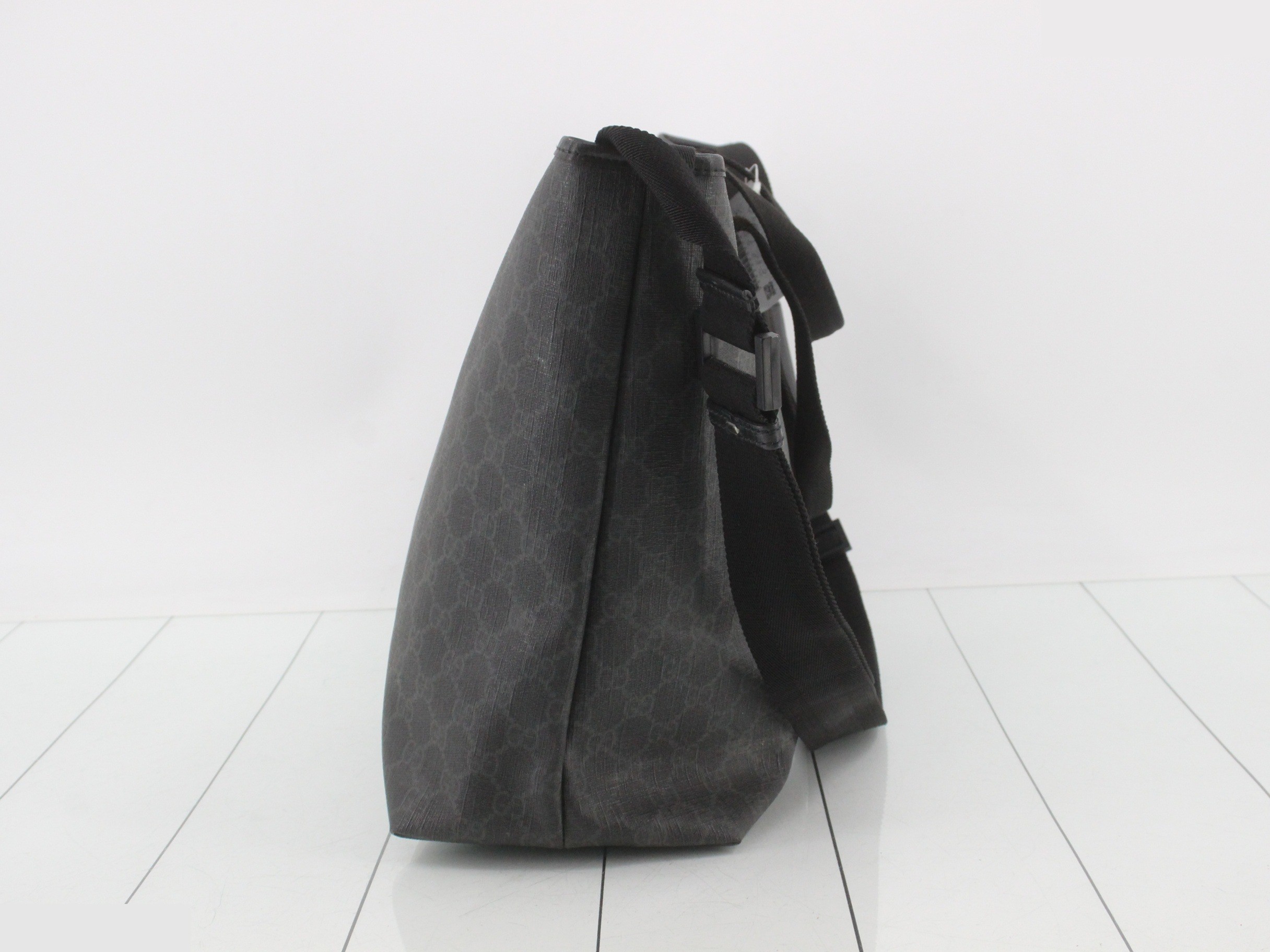 GG Supreme Tote Bag with Shoulder Strap — view 4