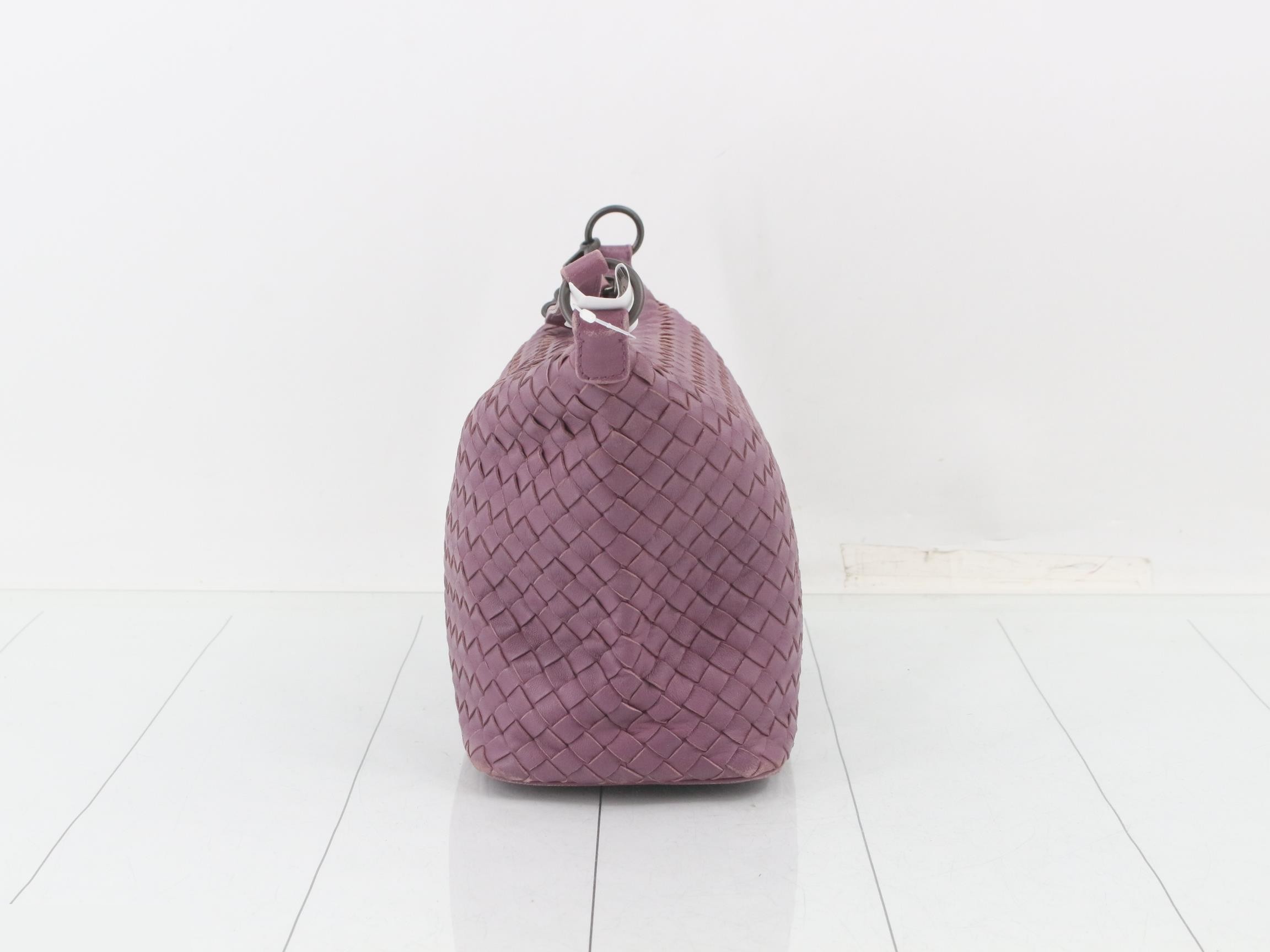 Intrecciato (bag) - Shoulder bag, one-shoulder style, purple — view 3
