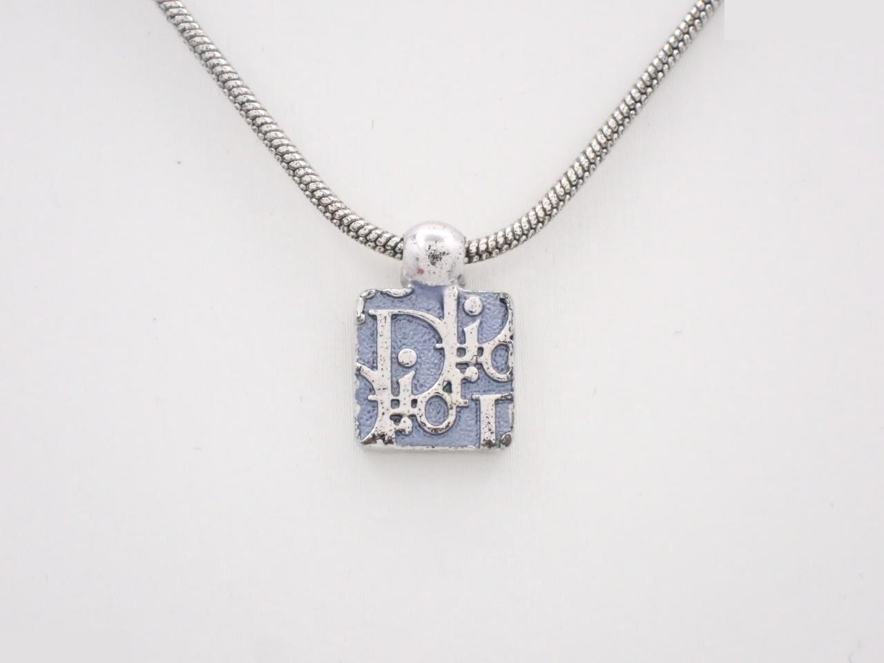Trotter Necklace, Light Blue, Square Plate