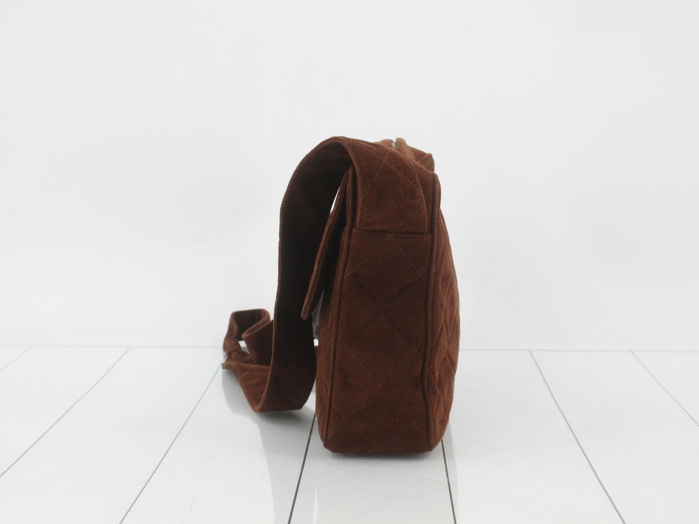 Shoulder bag, Matelassé, suede, with fringe chain shoulder strap, model number 3. — view 3