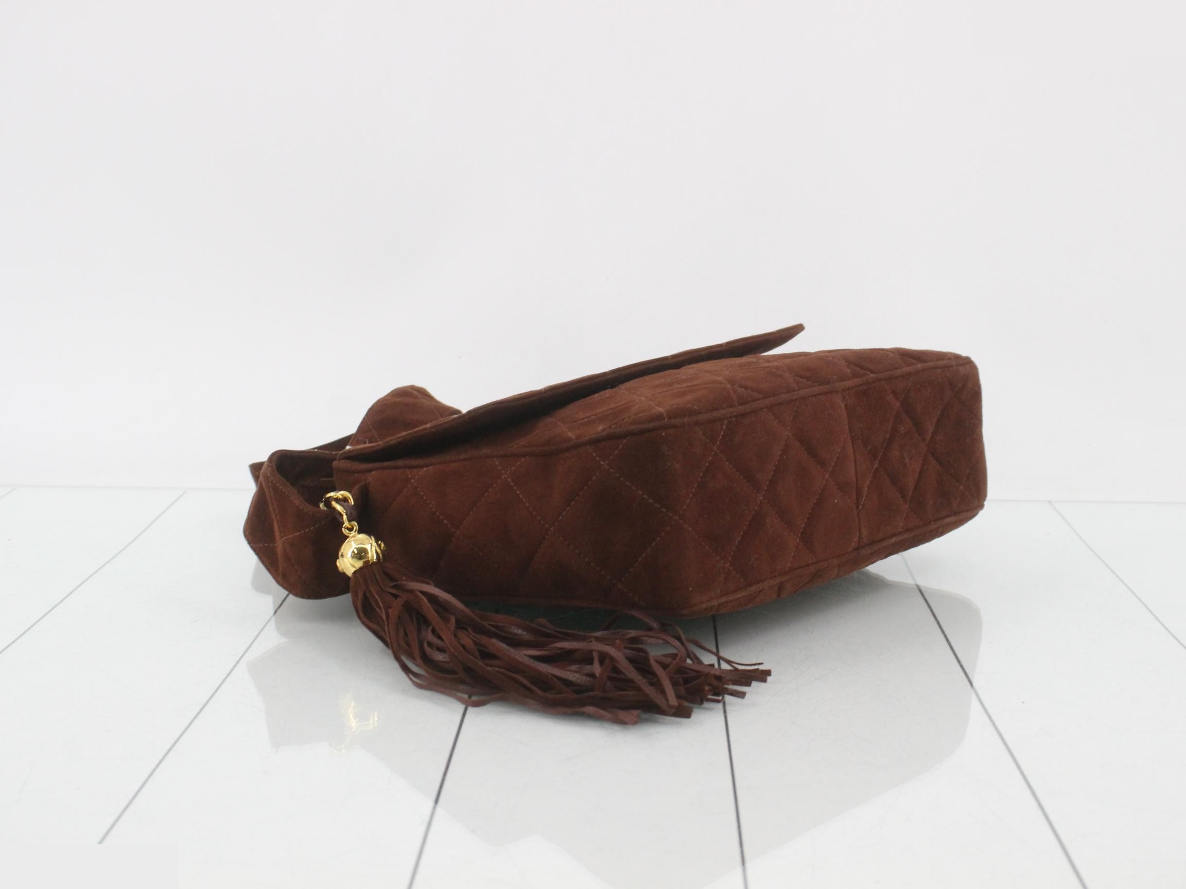 Shoulder bag, Matelassé, suede, with fringe chain shoulder strap, model number 3. — view 5