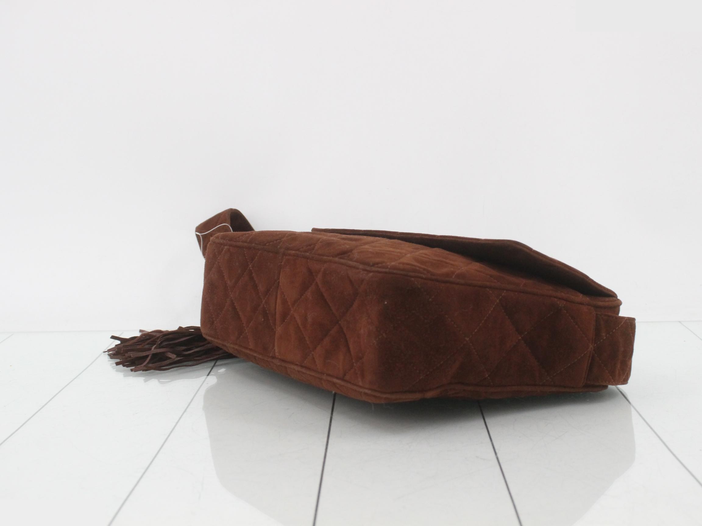 Shoulder bag, Matelassé, suede, with fringe chain shoulder strap, model number 3. — view 6