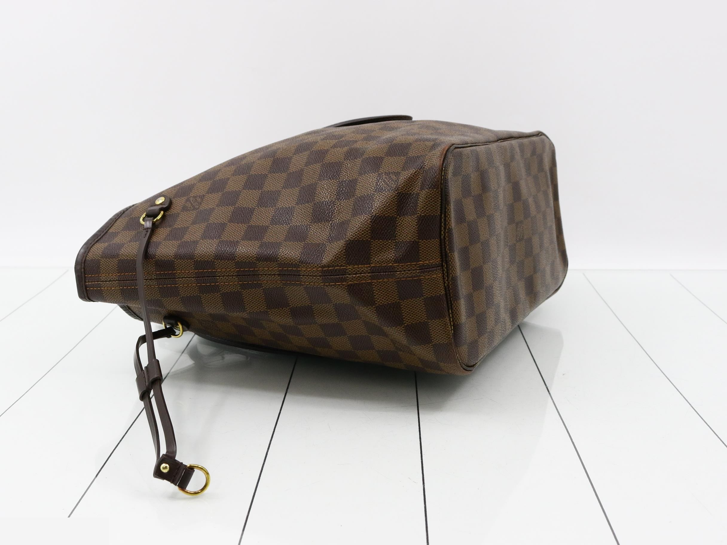 Damier Neverfull MM Cerise Tote Bag — view 5