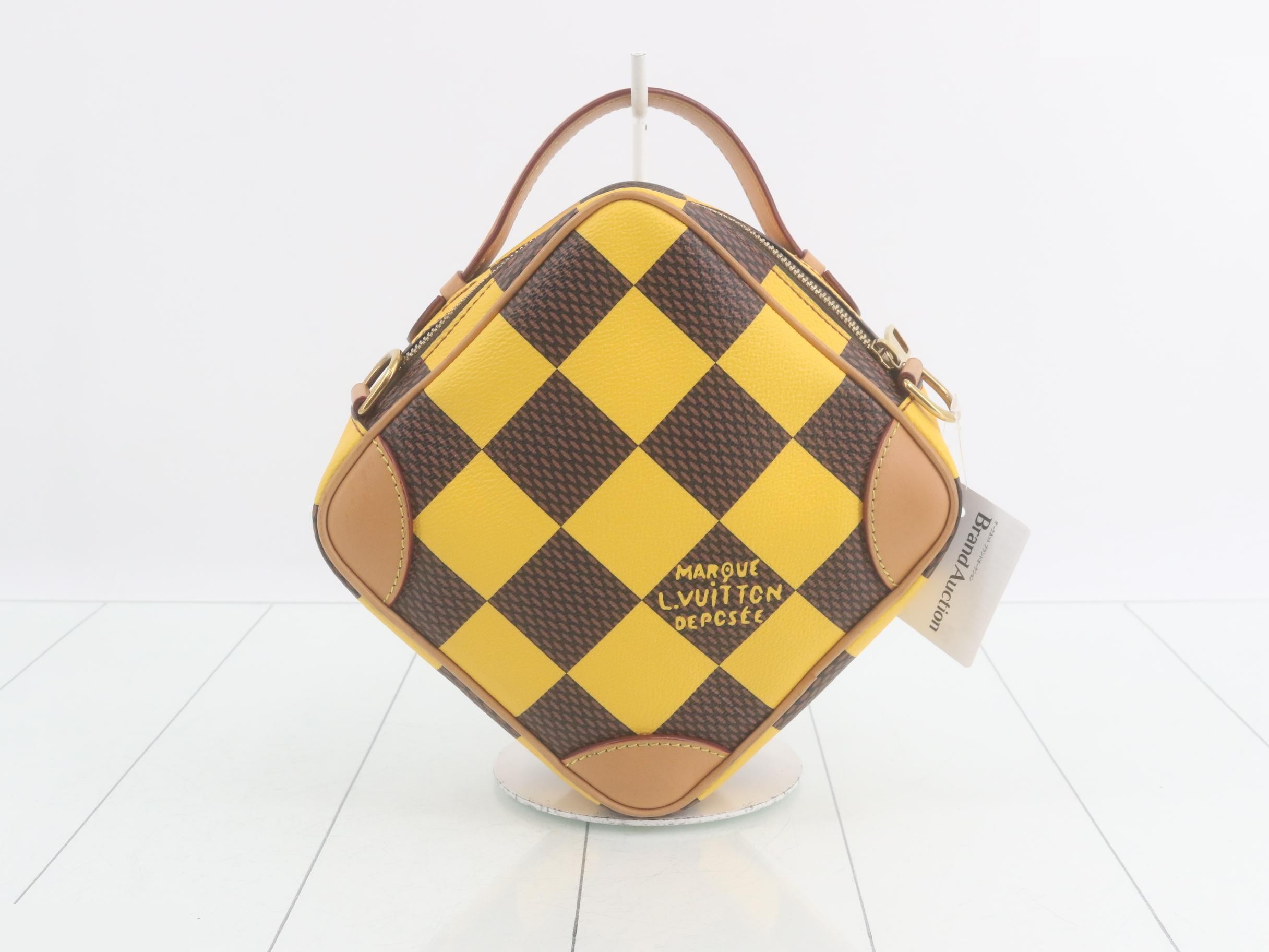 Damier Pop Chess Messenger Jaune Matte 2-Way Handbag — view 2