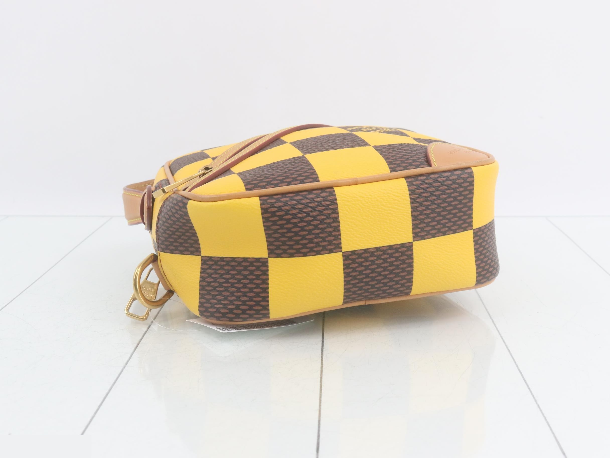 Damier Pop Chess Messenger Jaune Matte 2-Way Handbag — view 5