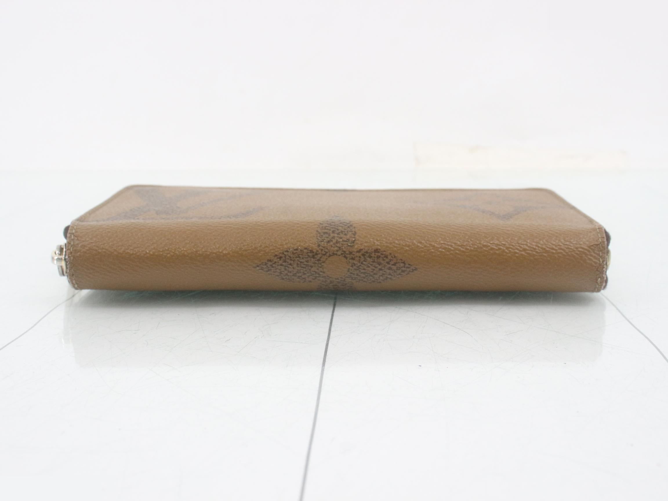 Zippy Wallet — view 3