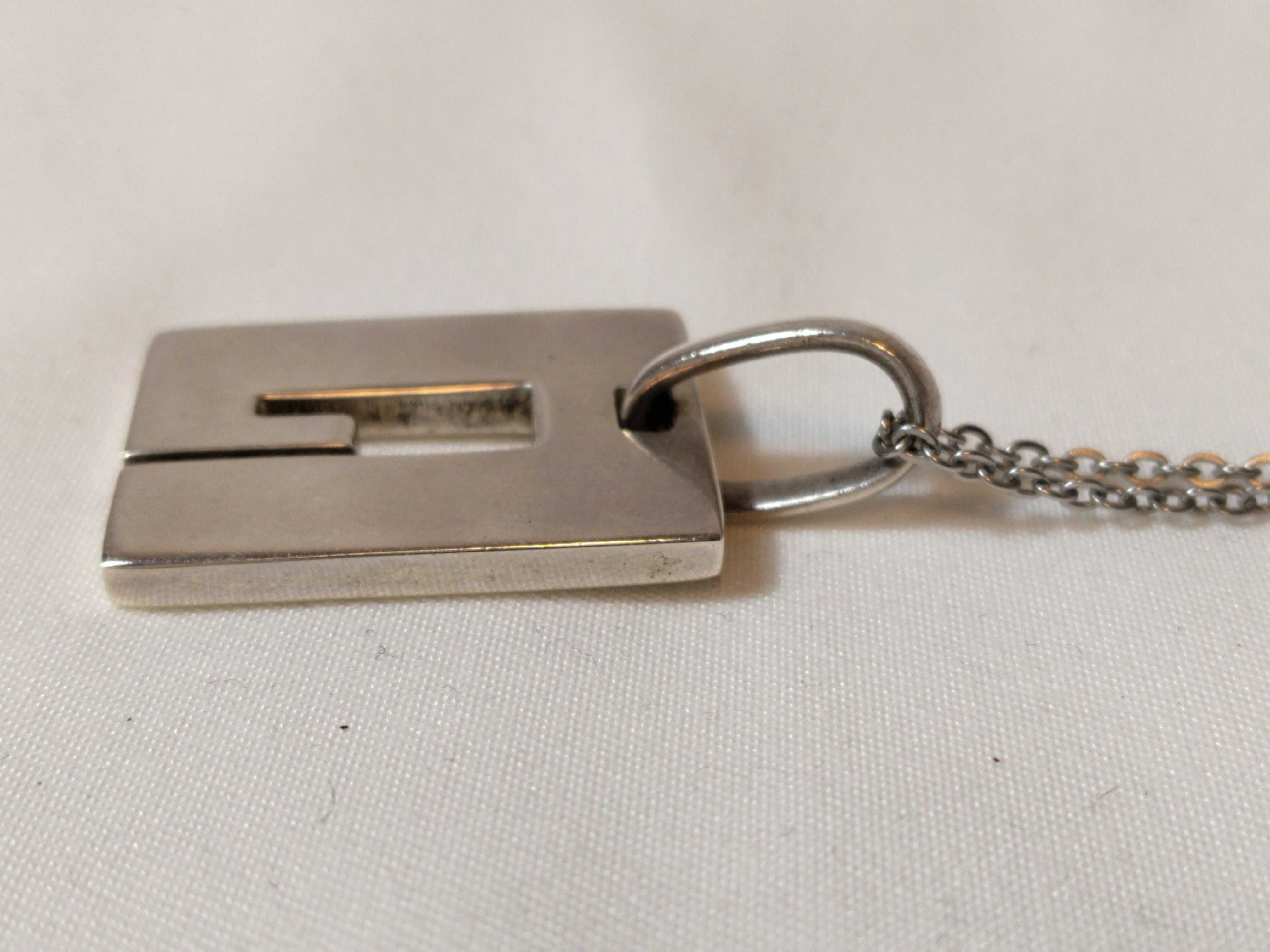 G logo necklace (1 piece) — view 3