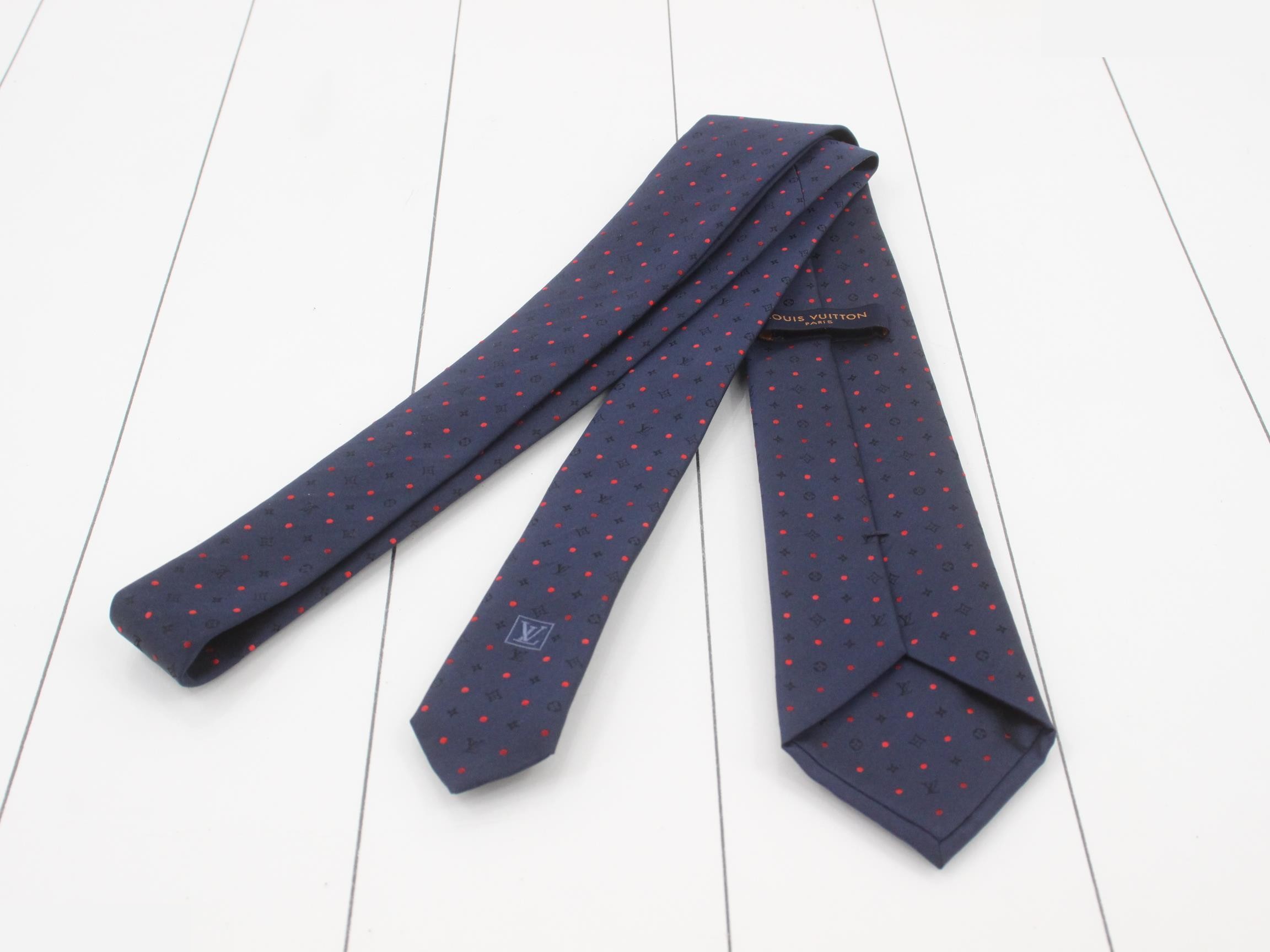 Unused necktie, with box. — view 2