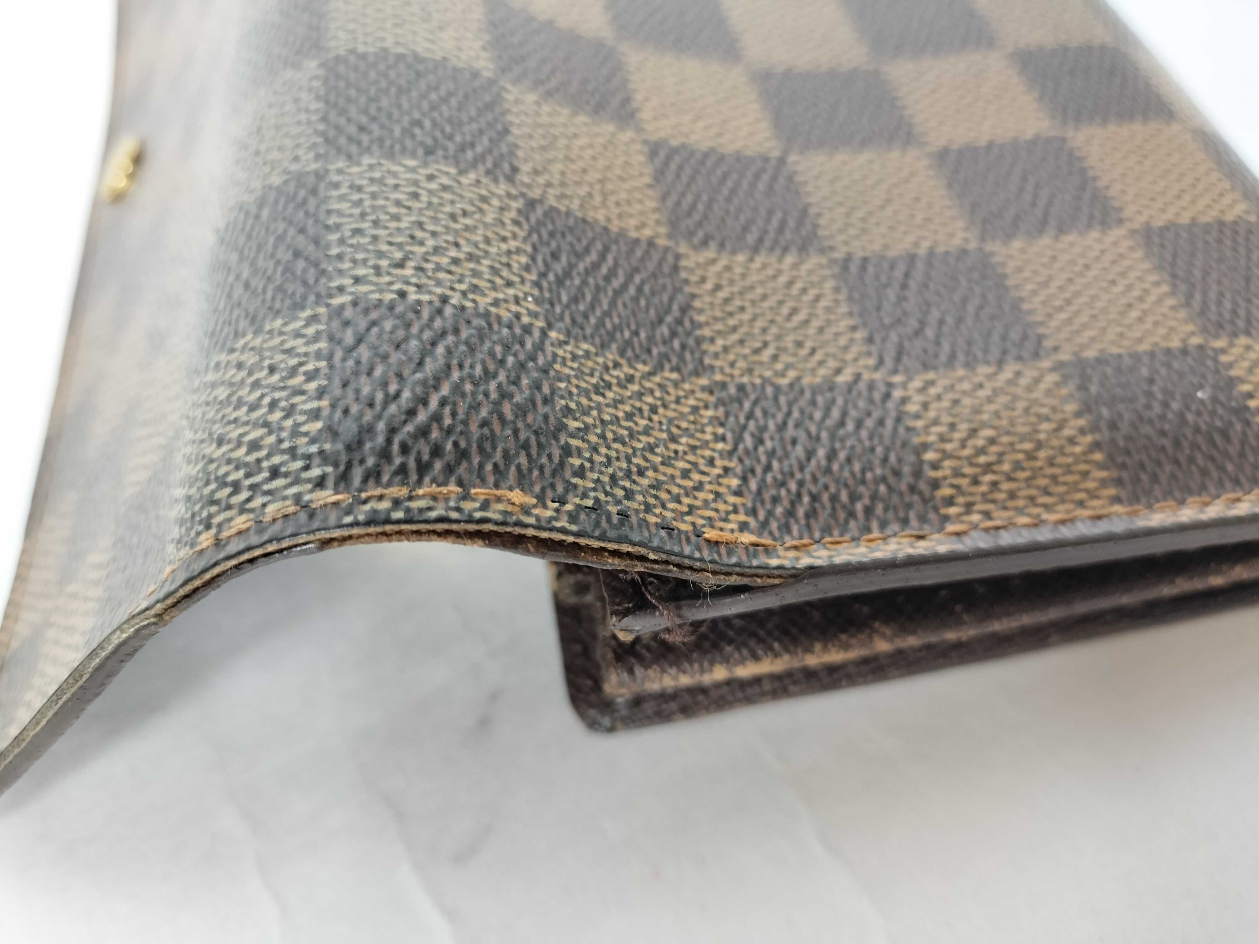 Damier Vuitton Damier Sarah CA0075 Wallet — view 11
