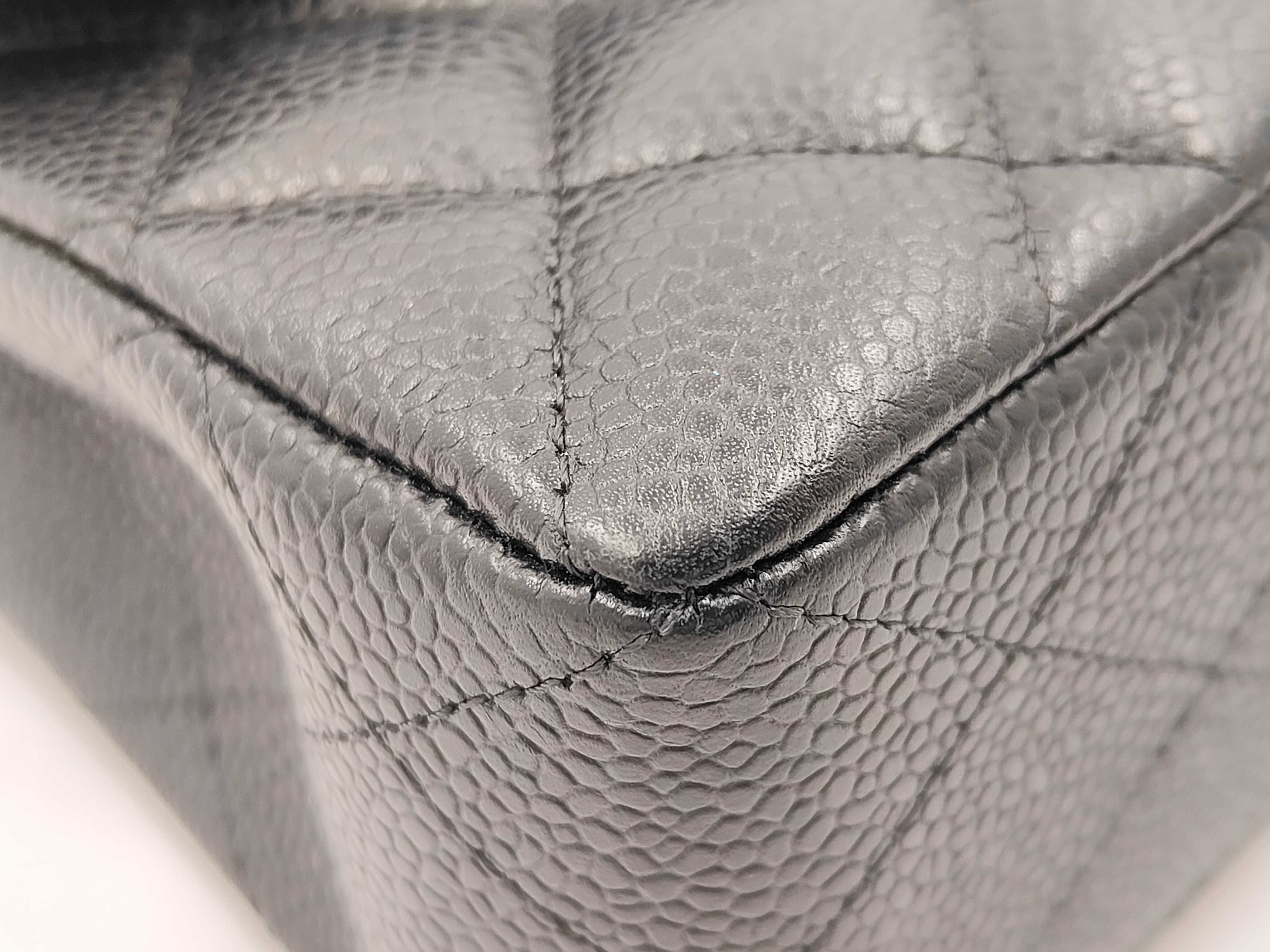 Matelassé Double Flap 23 Caviar Skin Black Serial Number 27 Seal Shoulder Bag — view 7