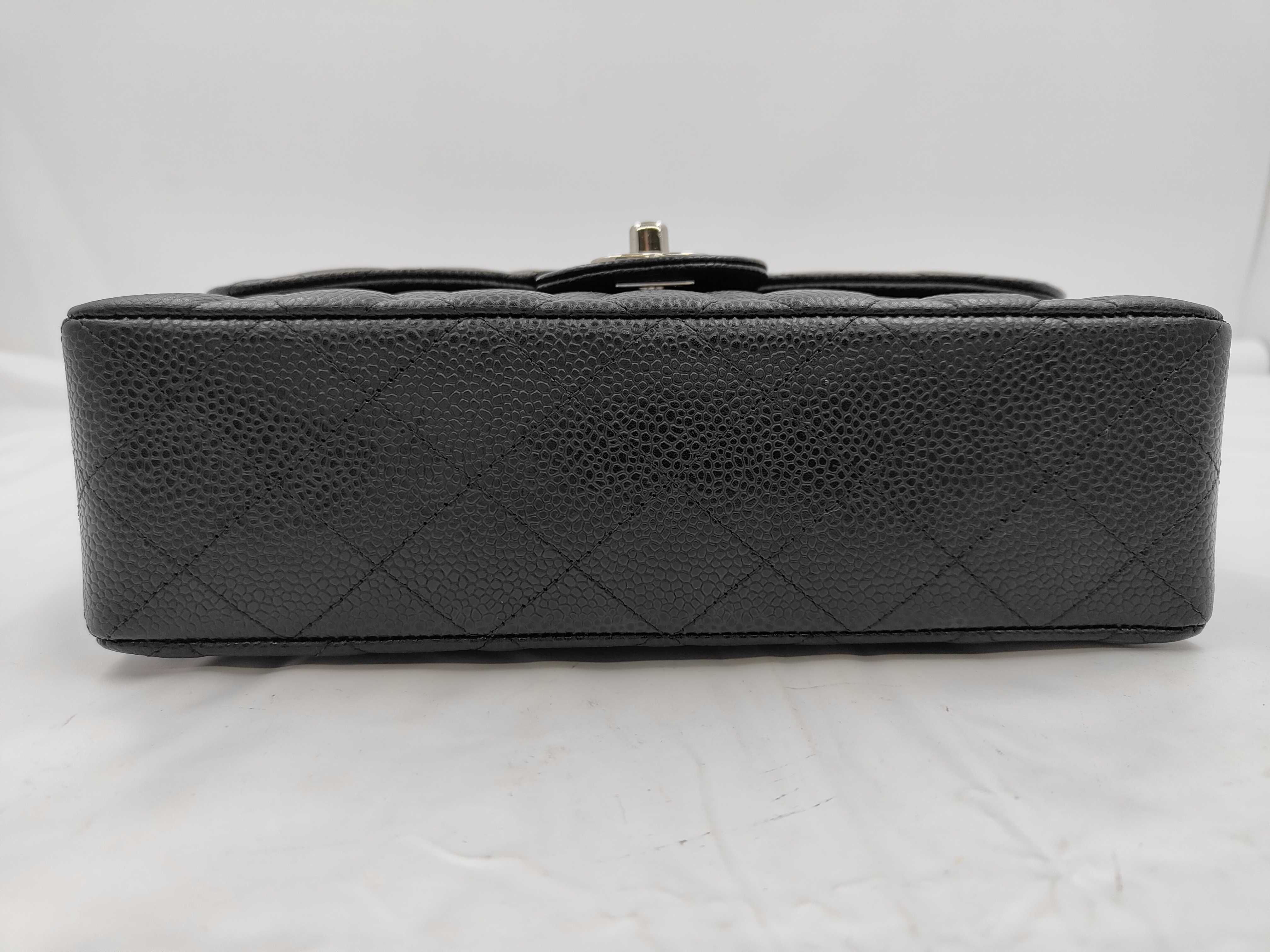Matelassé Double Flap 23 Caviar Skin Black Serial Number 27 Seal Shoulder Bag — view 8