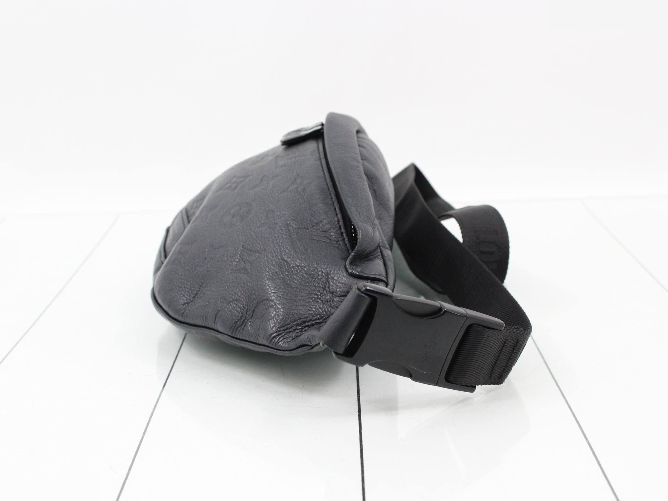 M46036 Monogram Shadow Discovery Bumbag PM — view 3