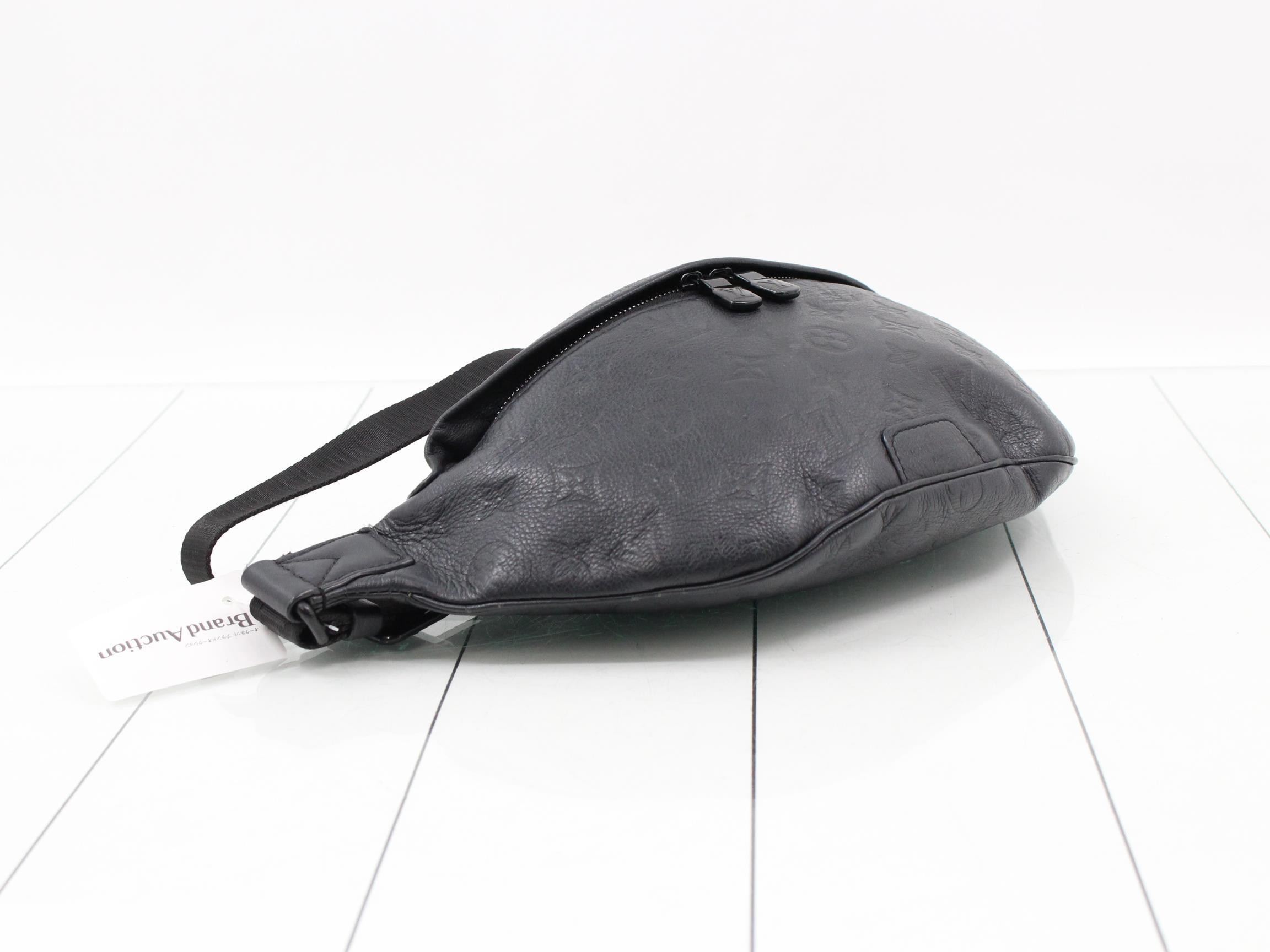 M46036 Monogram Shadow Discovery Bumbag PM — view 5