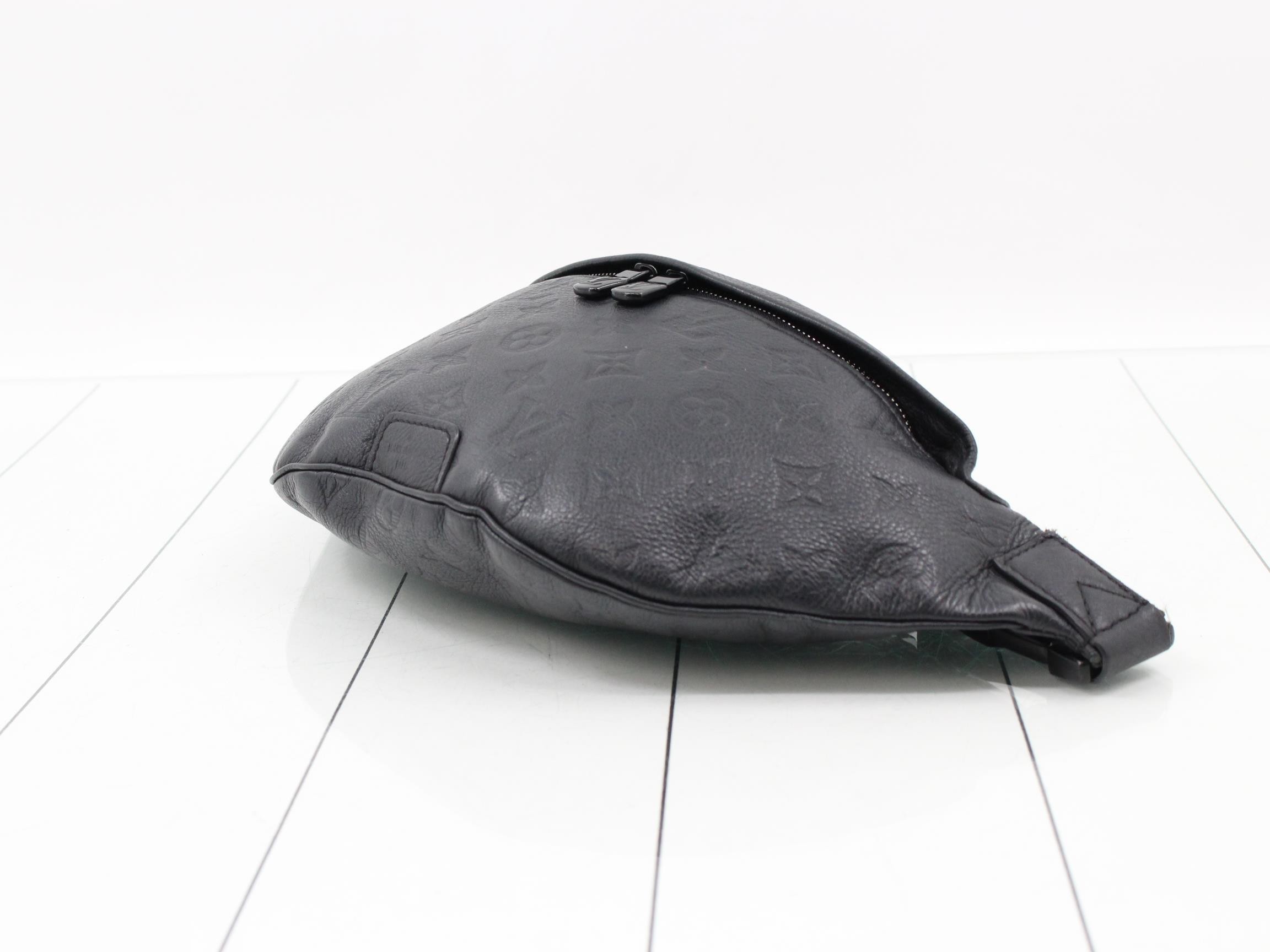M46036 Monogram Shadow Discovery Bumbag PM — view 6