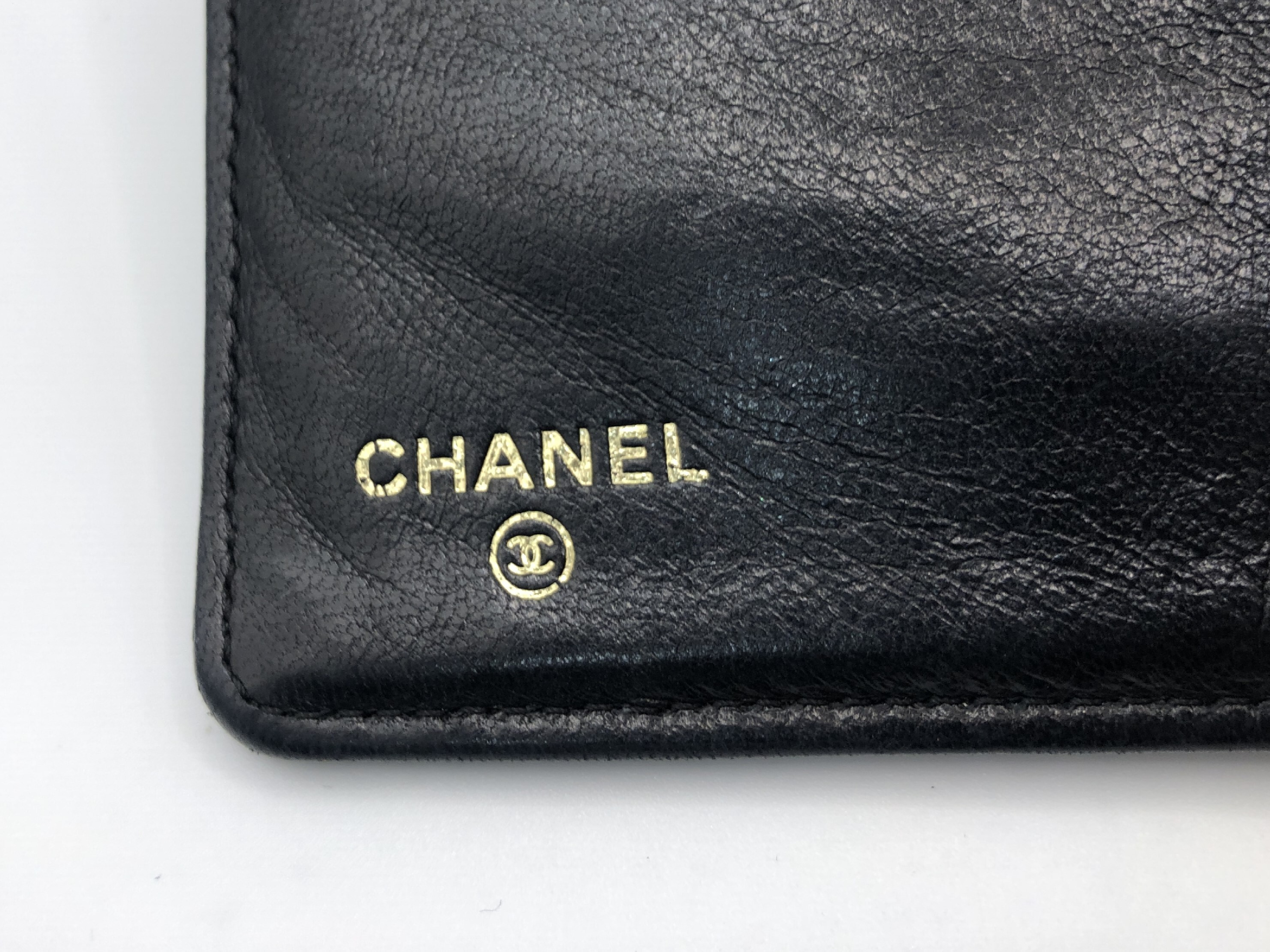 Camellia Bifold Long Wallet with sticker 12190223 Box and guarantee card included Lambskin Black Wallet — view 7