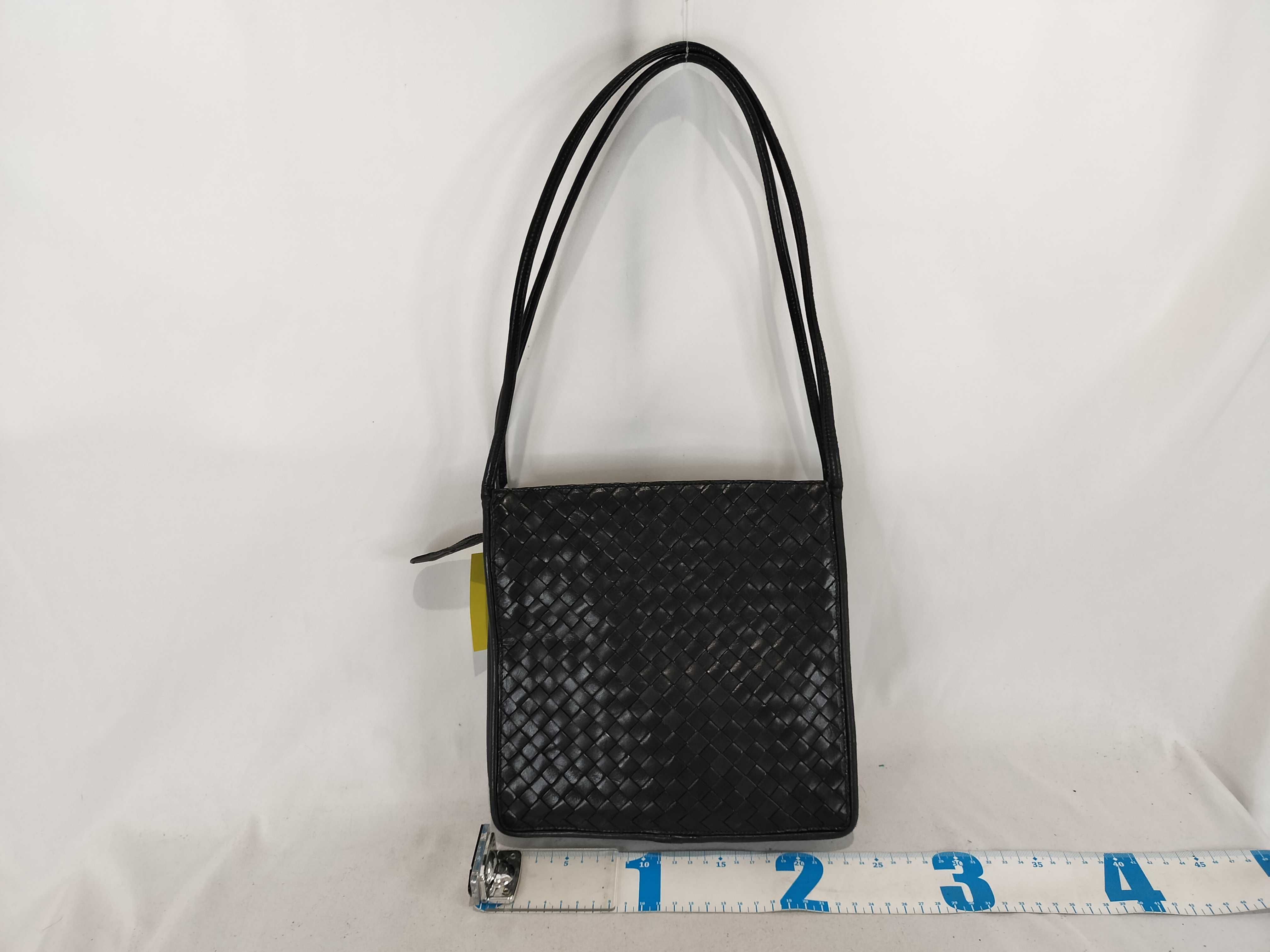 Intrecciato Bottega Veneta Intrecciato Handbag One Shoulder Handbag — view 2