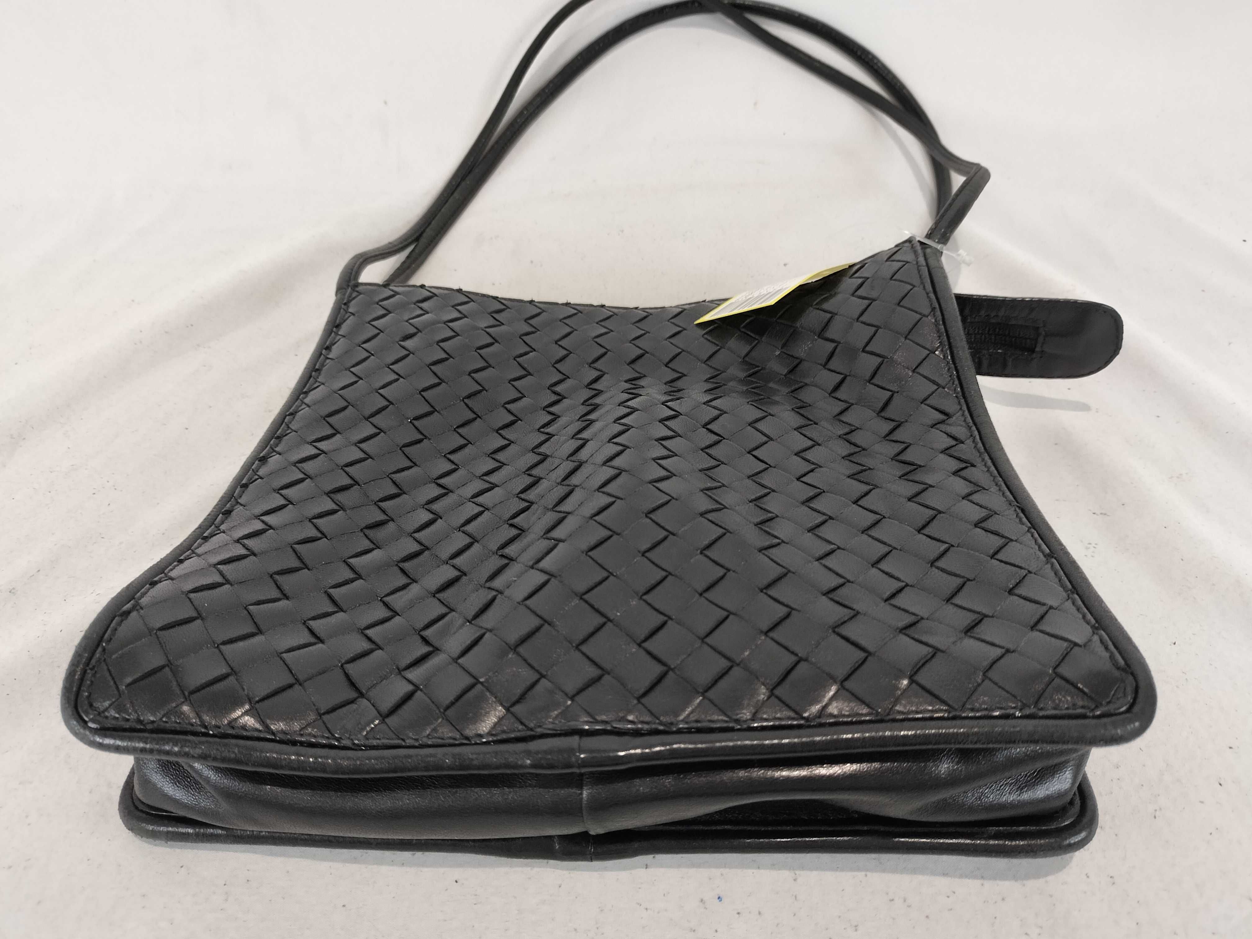 Intrecciato Bottega Veneta Intrecciato Handbag One Shoulder Handbag — view 7
