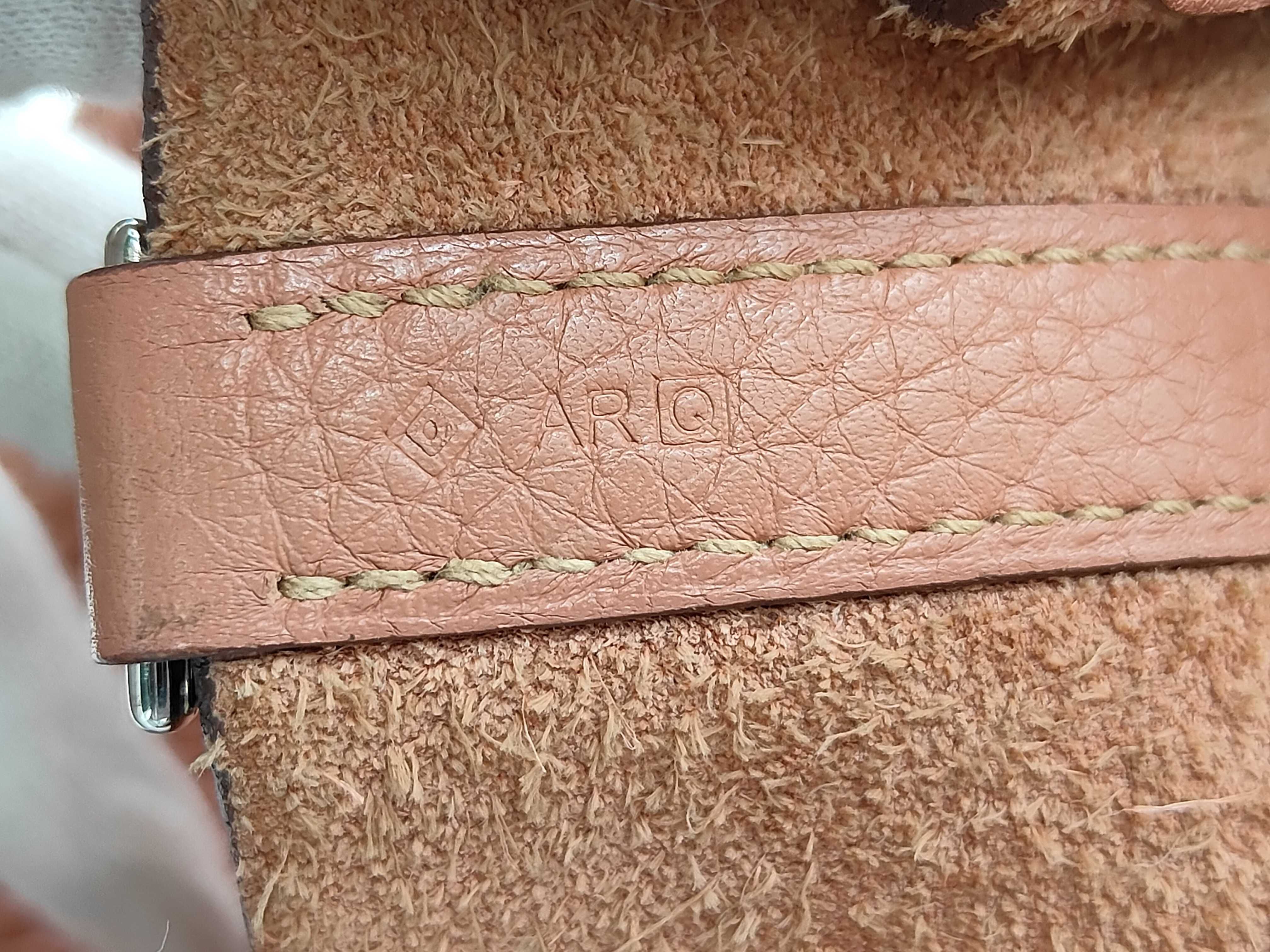 Picotin Lock MM Taurillon Clemence Pink Handbag with Silver Hardware — view 9