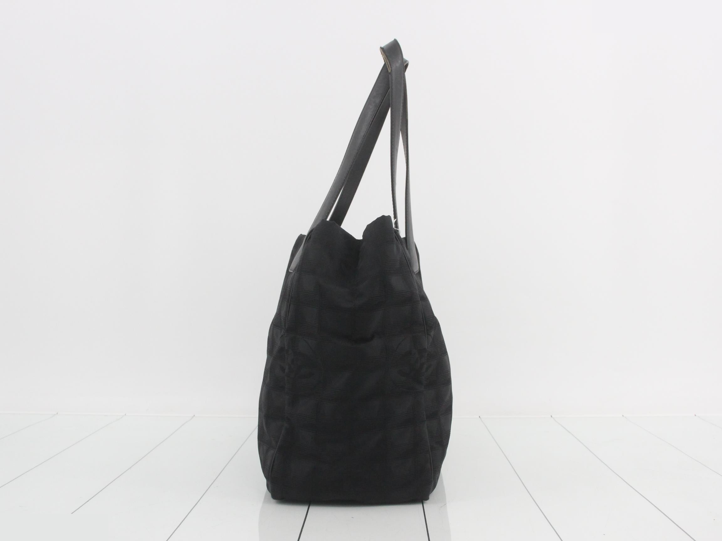 New Travel Line Nylon Tote Bag, Black — view 3