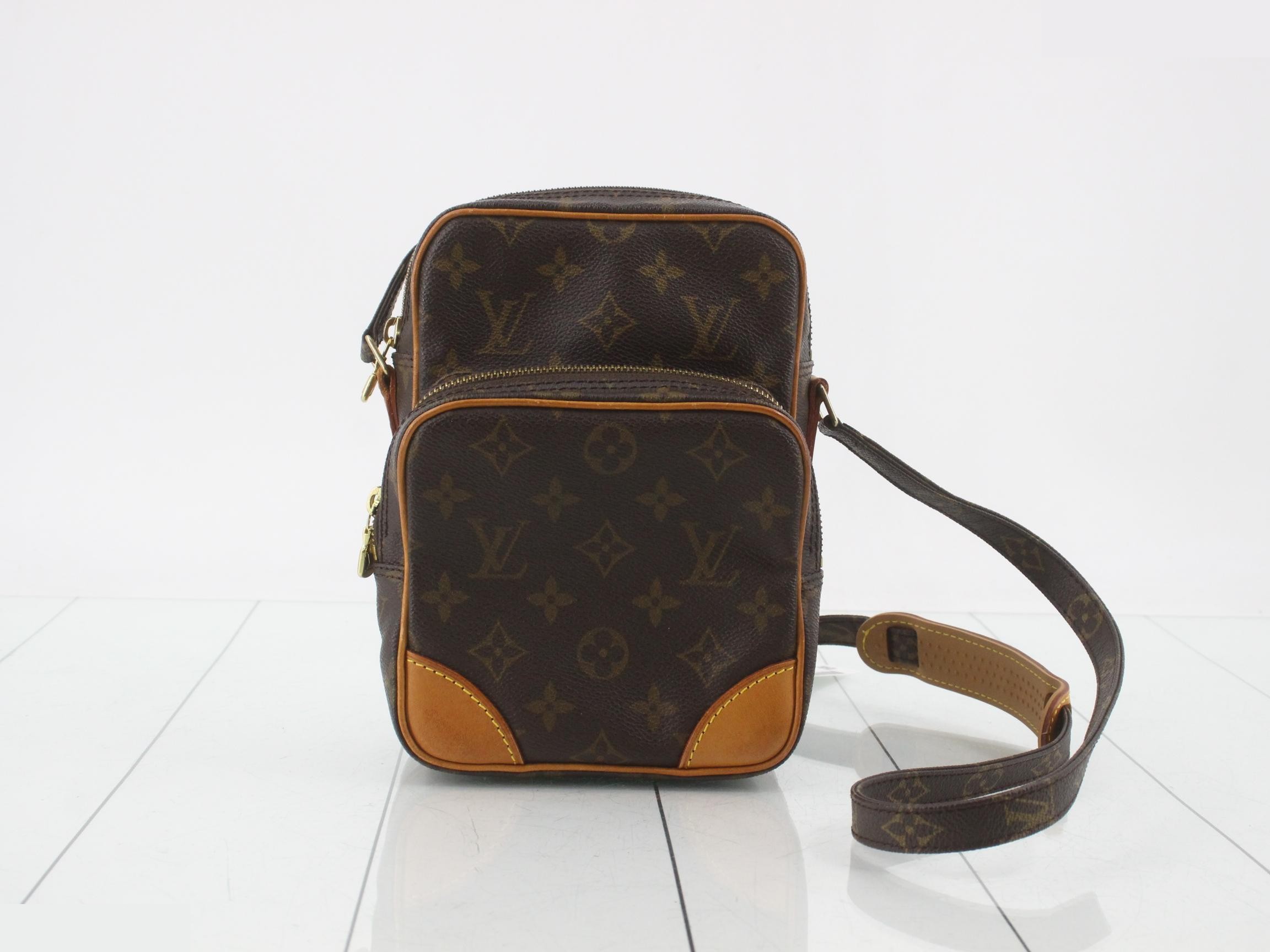 M45236 Amazon Shoulder Bag