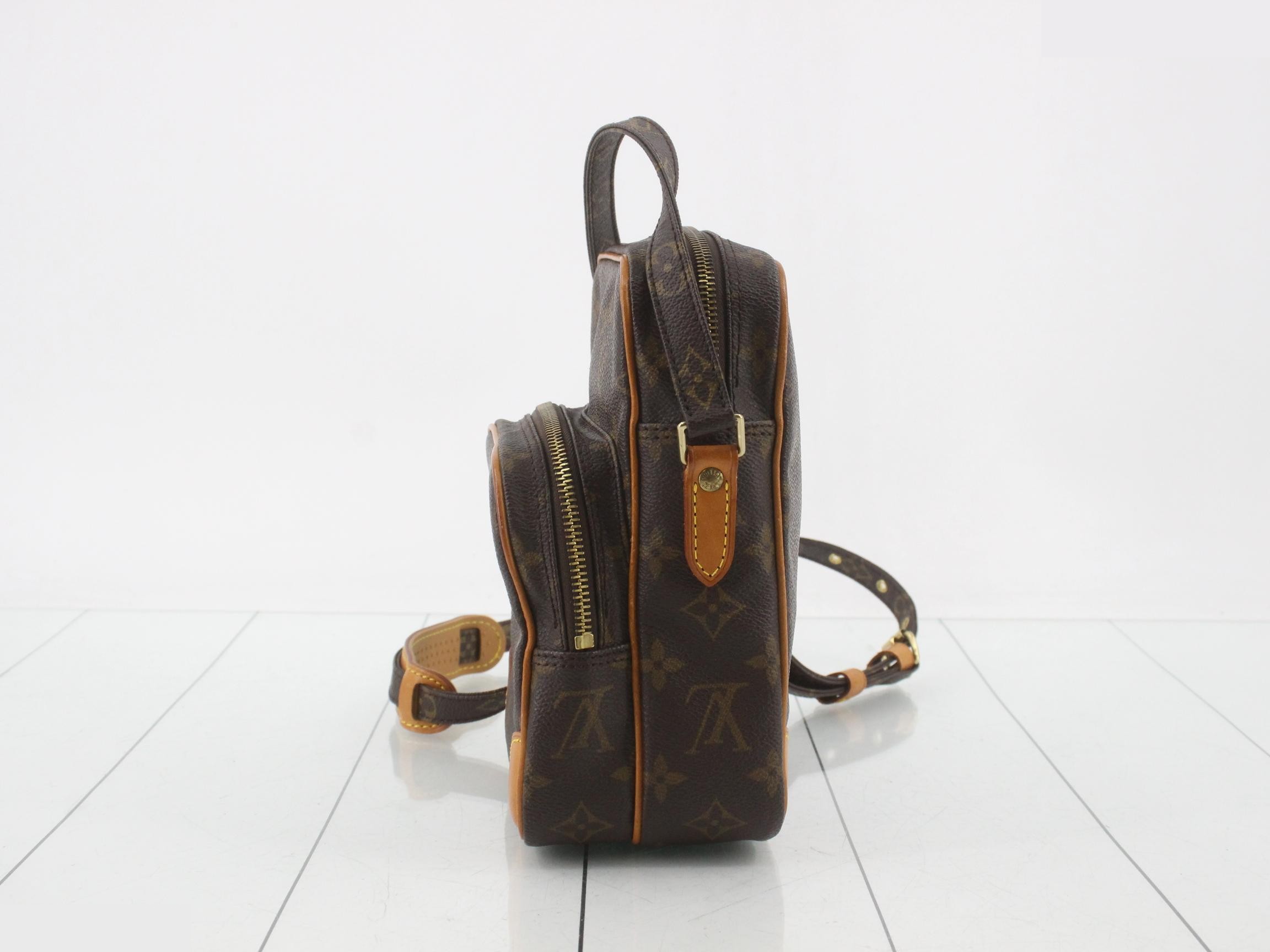 M45236 Amazon Shoulder Bag — view 3