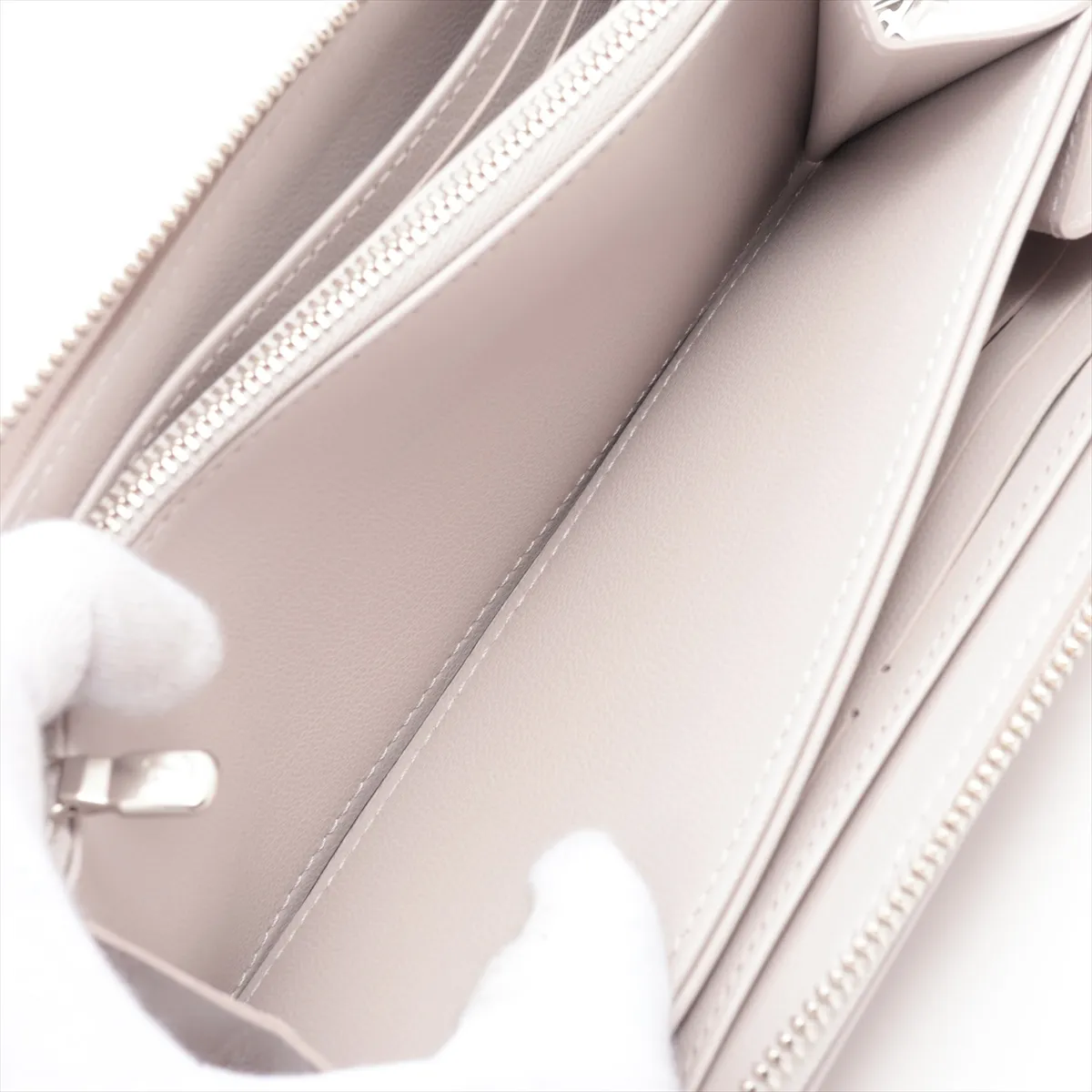Monogram Empreinte Zippy Wallet M13700 Bloom Grey Round Zip Wallet (RFID detected) — view 6