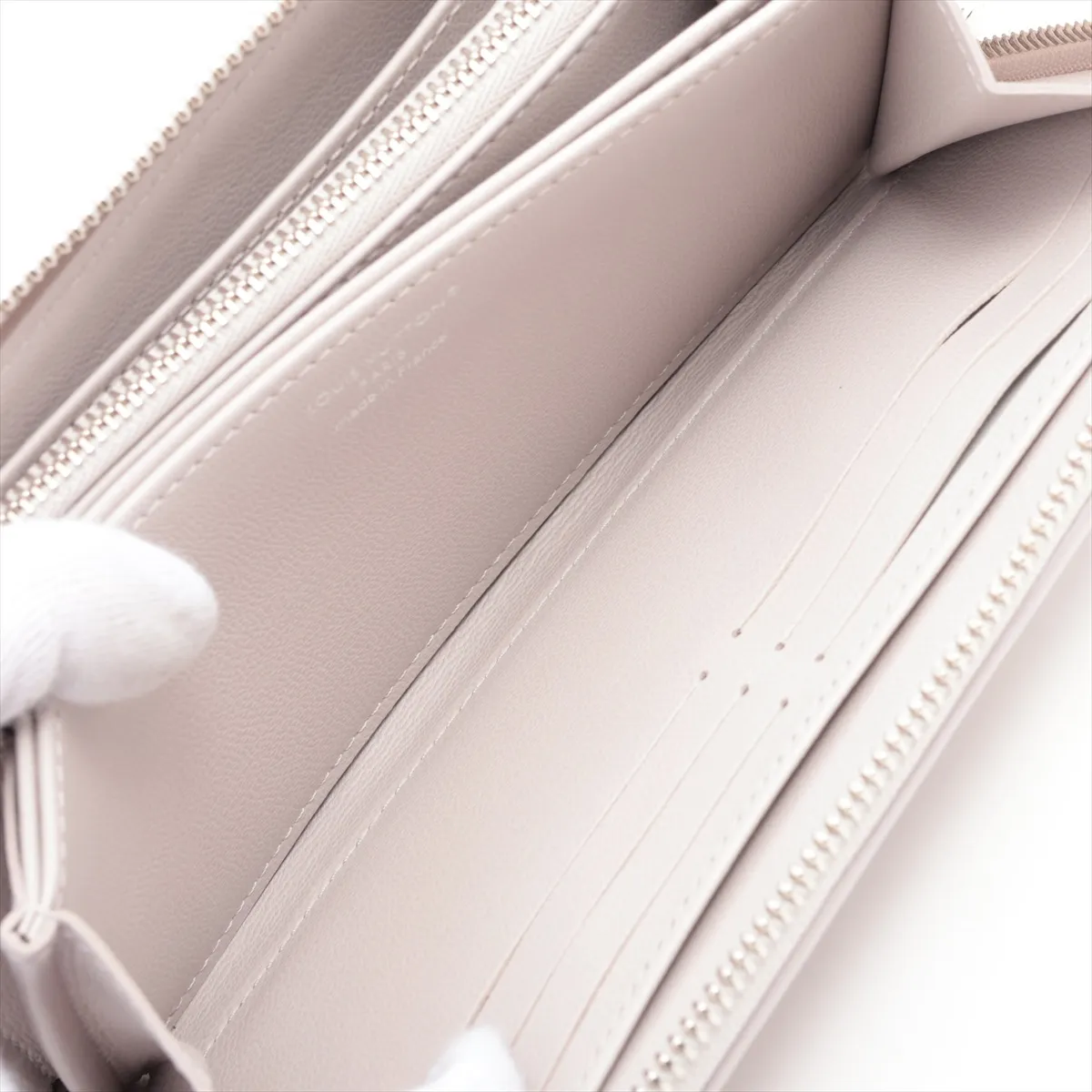 Monogram Empreinte Zippy Wallet M13700 Bloom Grey Round Zip Wallet (RFID detected) — view 8