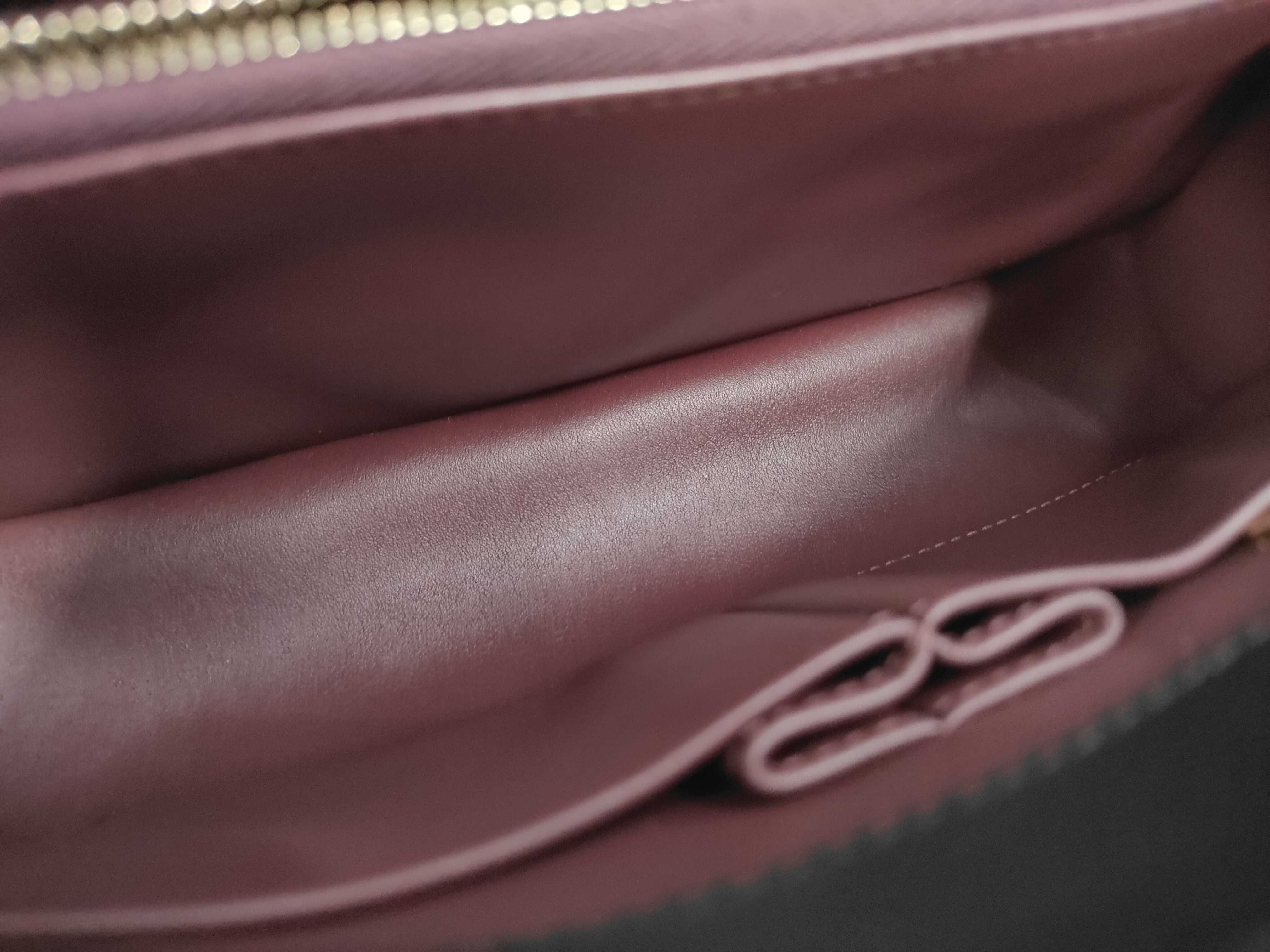 Caviar Skin Coco Handle Handbag — view 9