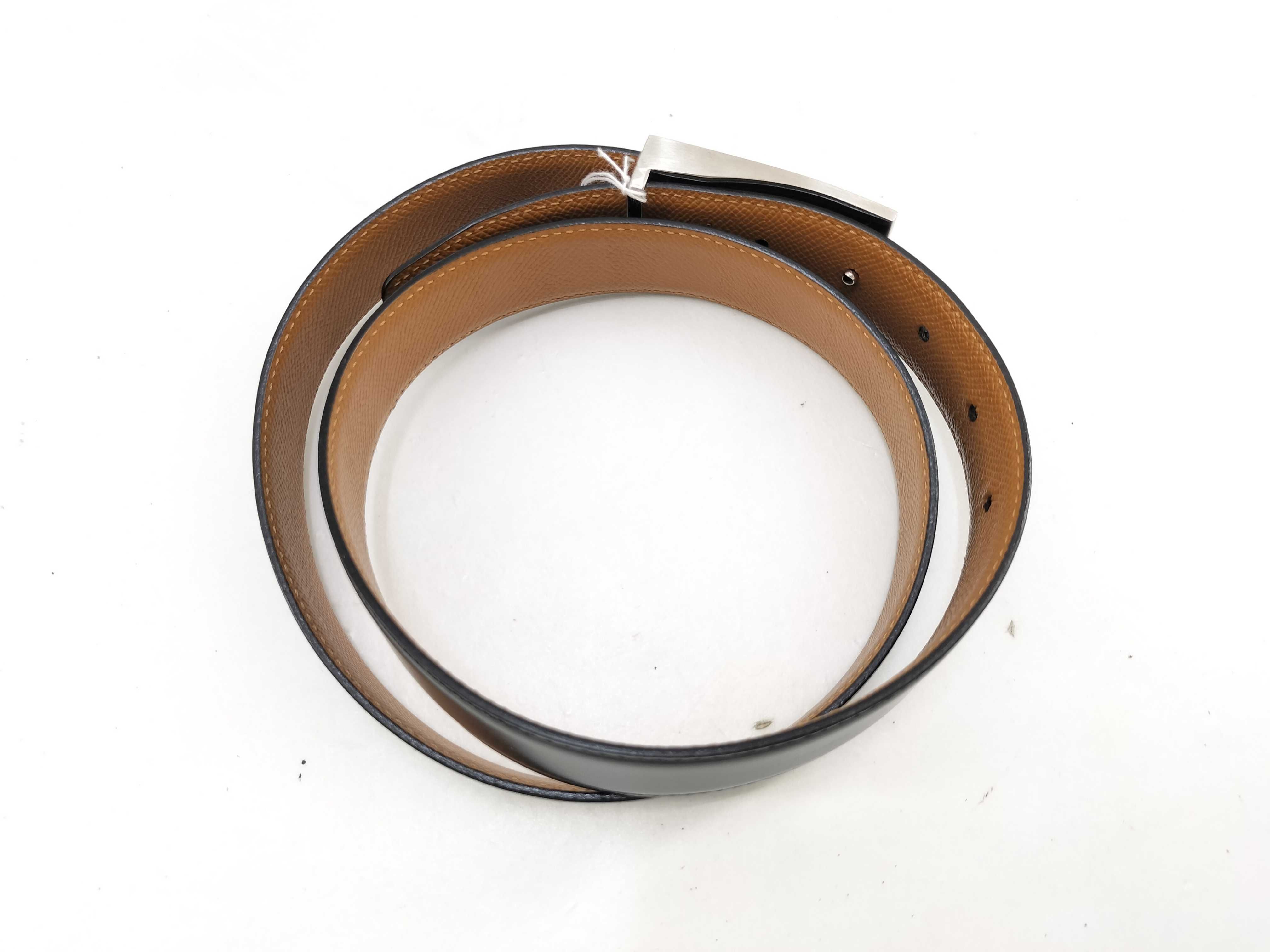 logo leather belt. Includes box, dust bags x2, booklets x2. — view 3