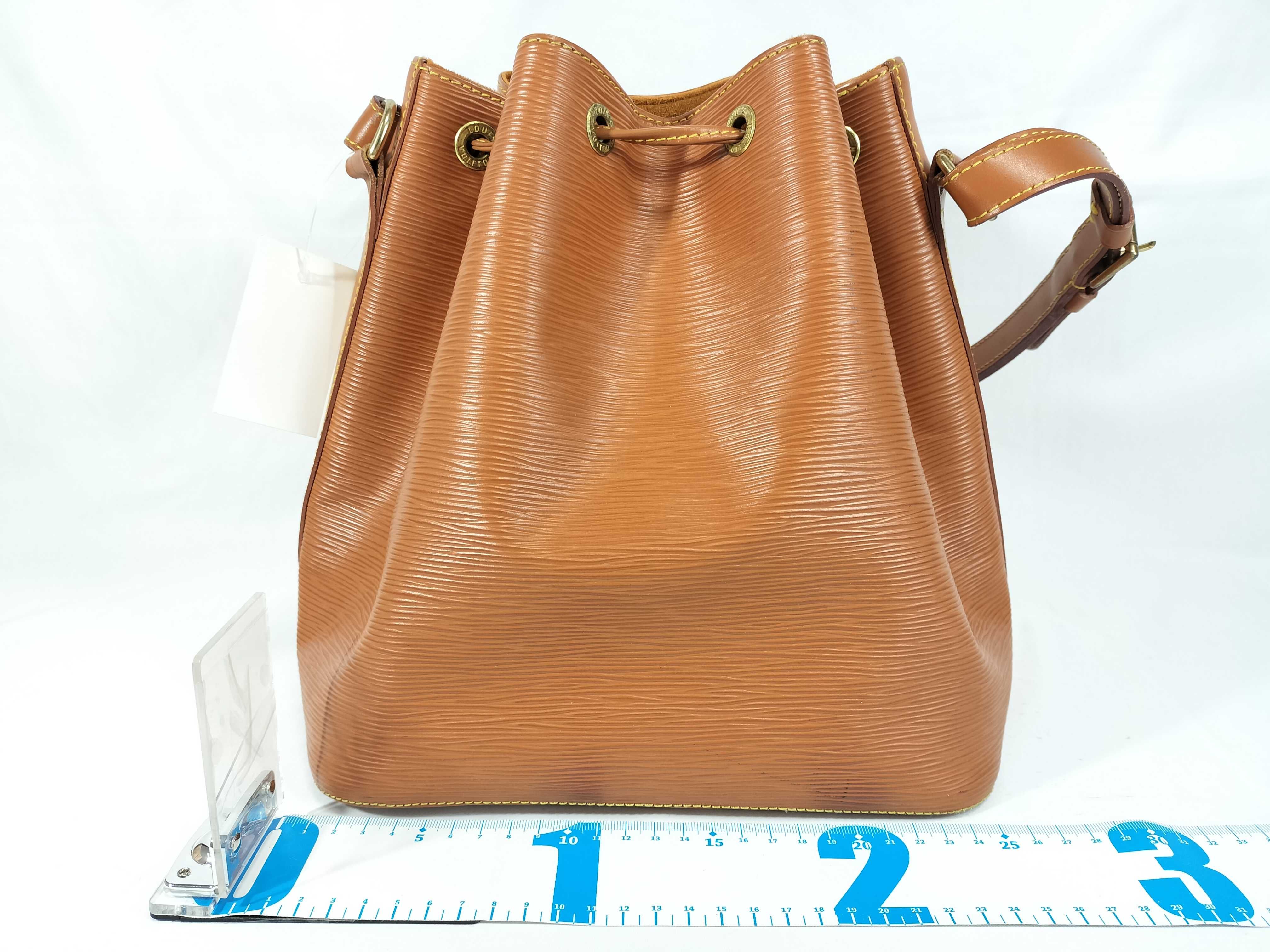 Epi Petit Noé M44103 Shoulder Bag — view 2