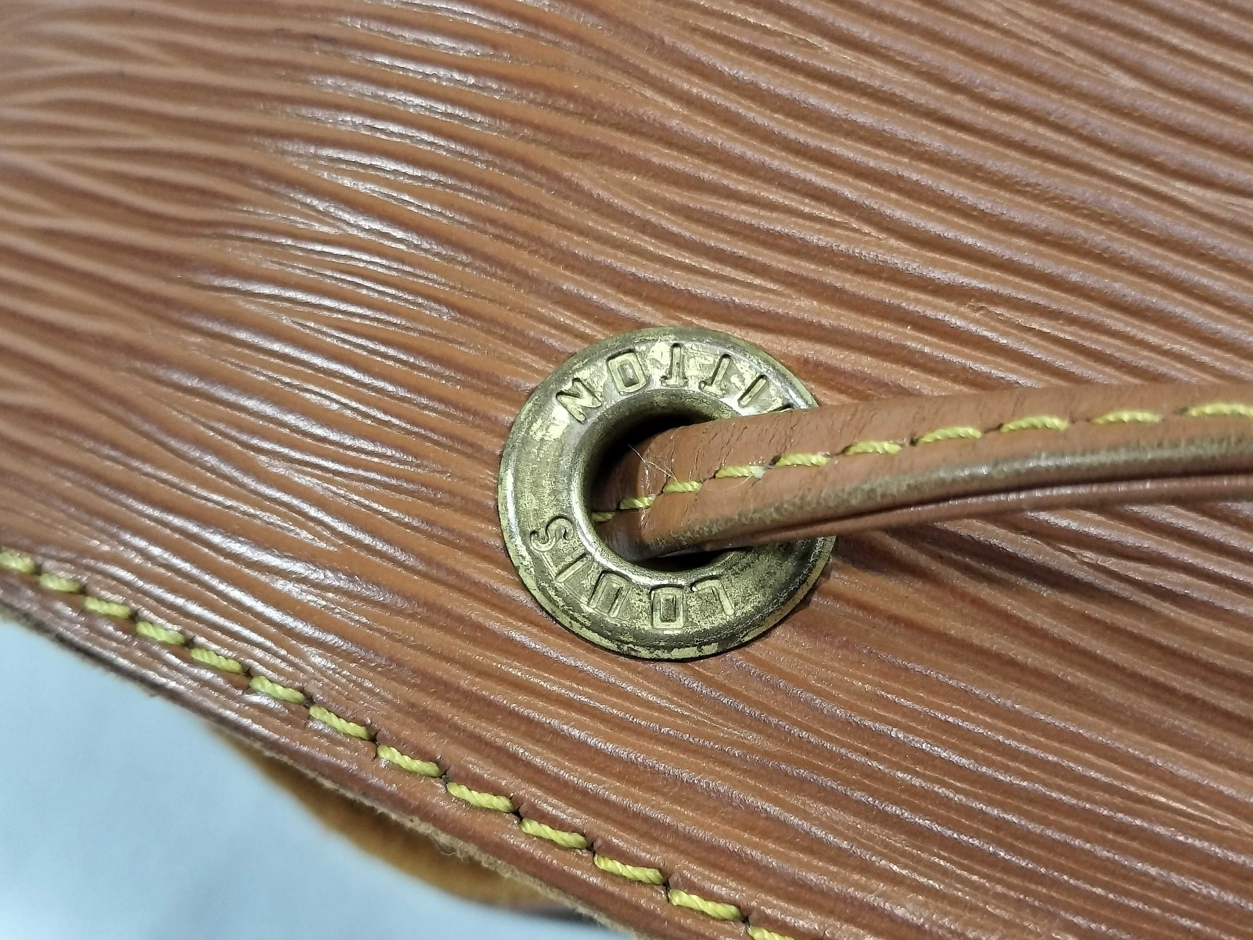 Epi Petit Noé M44103 Shoulder Bag — view 13